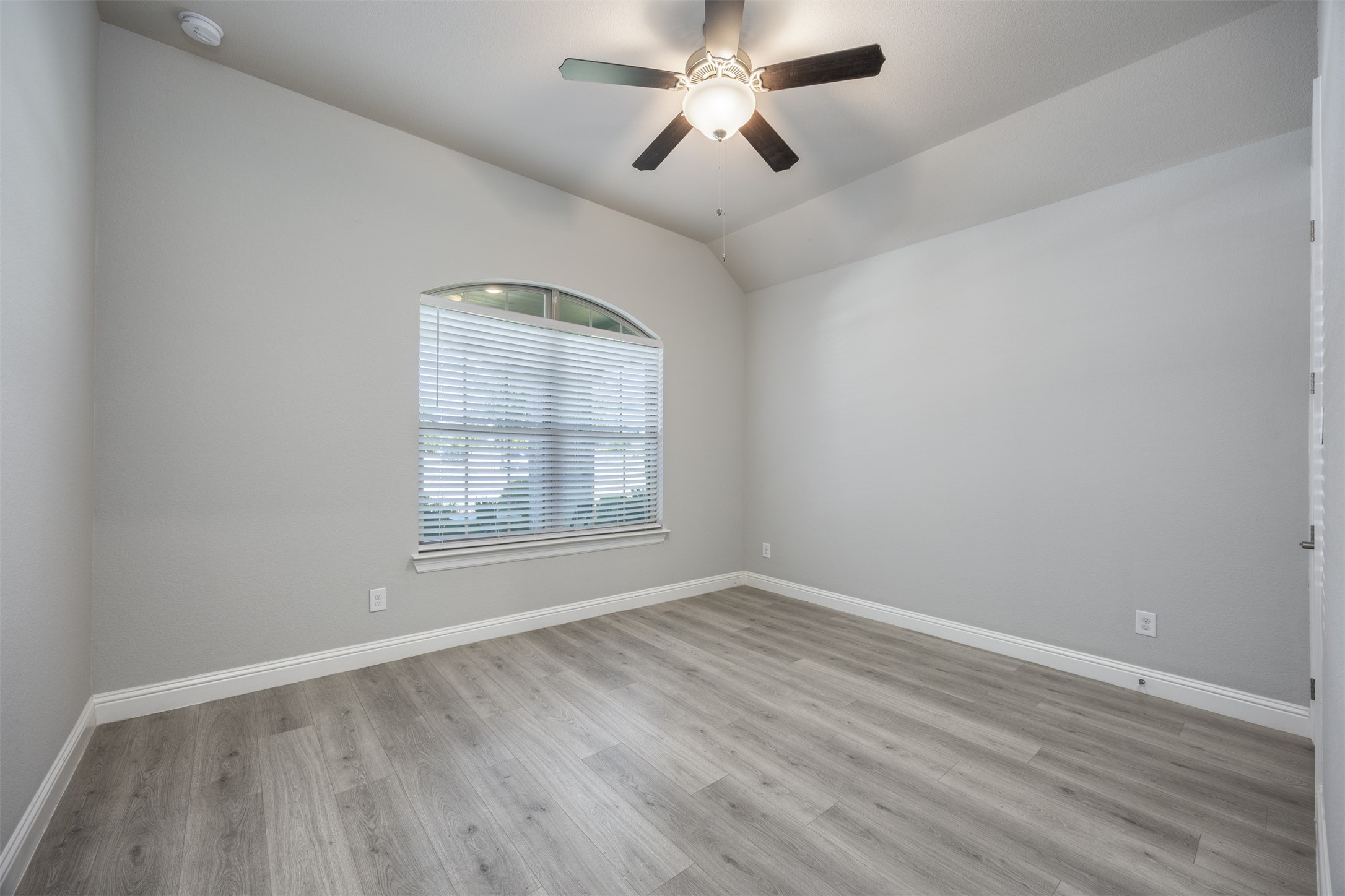 15688 Tea Tree Road