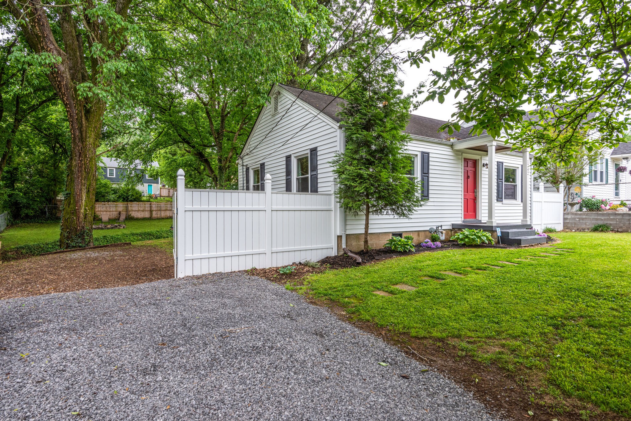 1242 Sunnymeade Dr