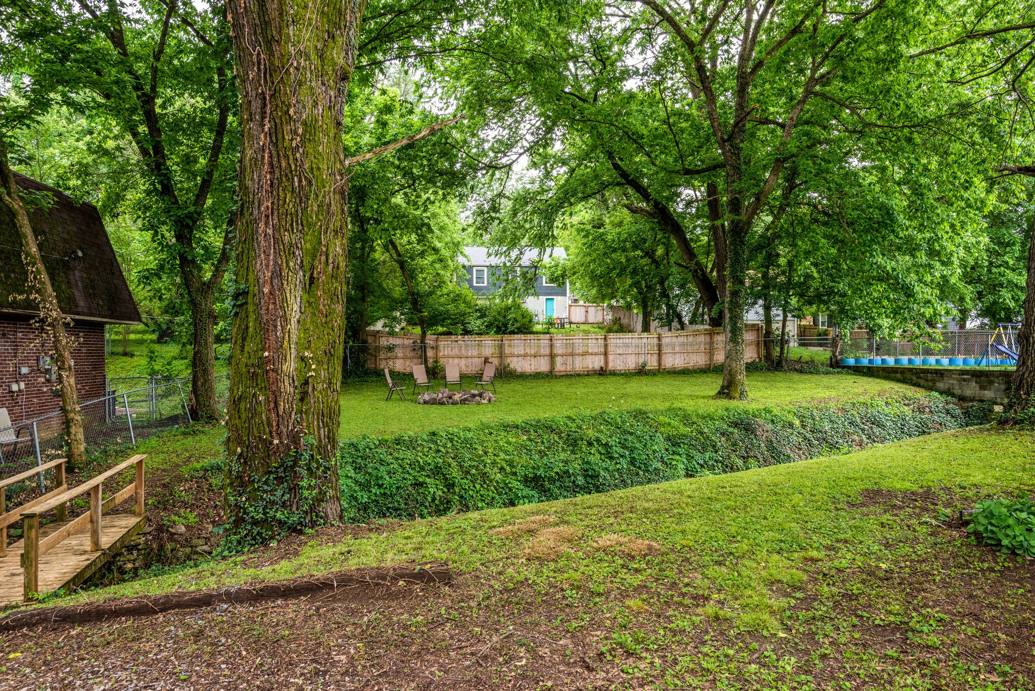 1242 Sunnymeade Dr