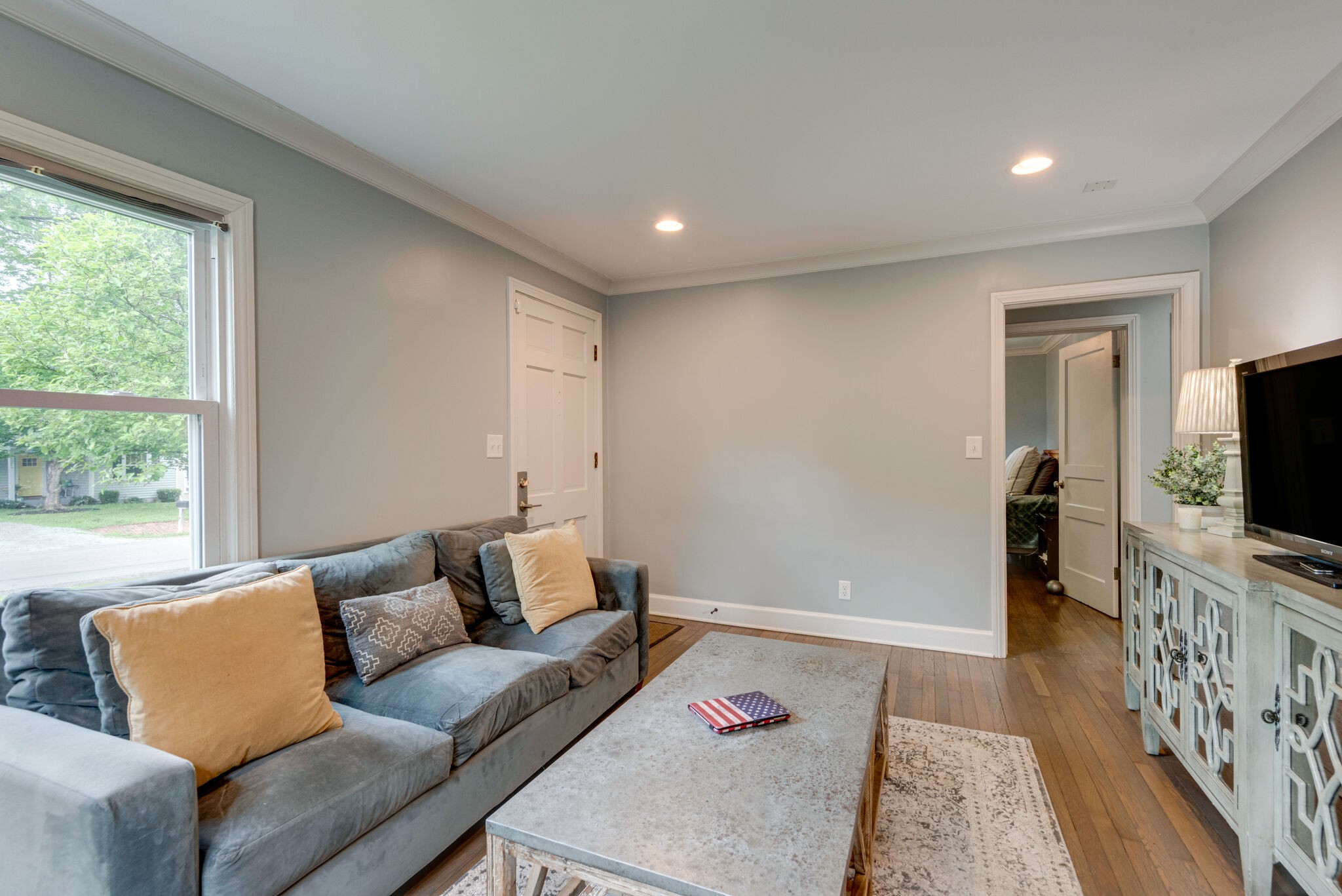 1242 Sunnymeade Dr