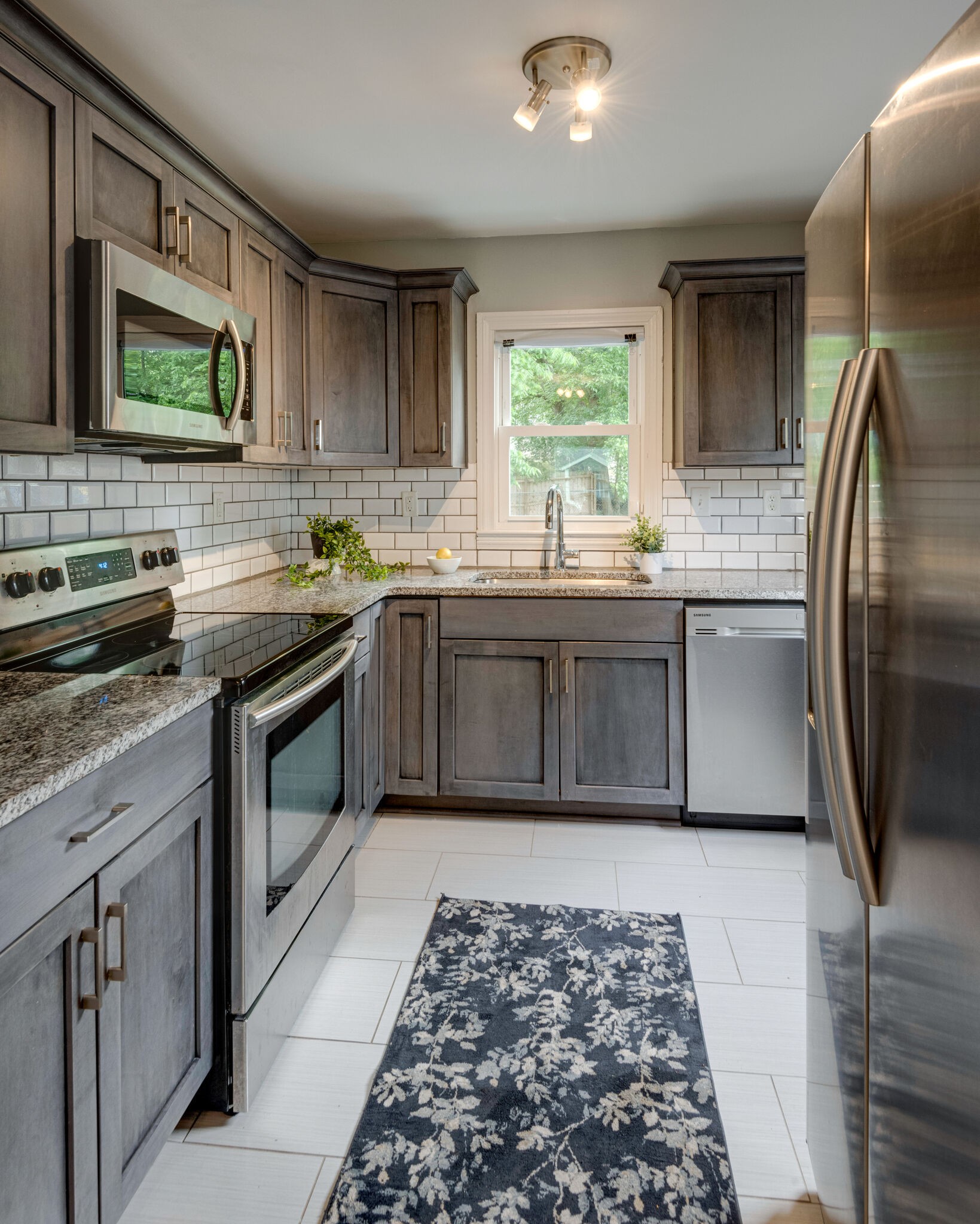 1242 Sunnymeade Dr