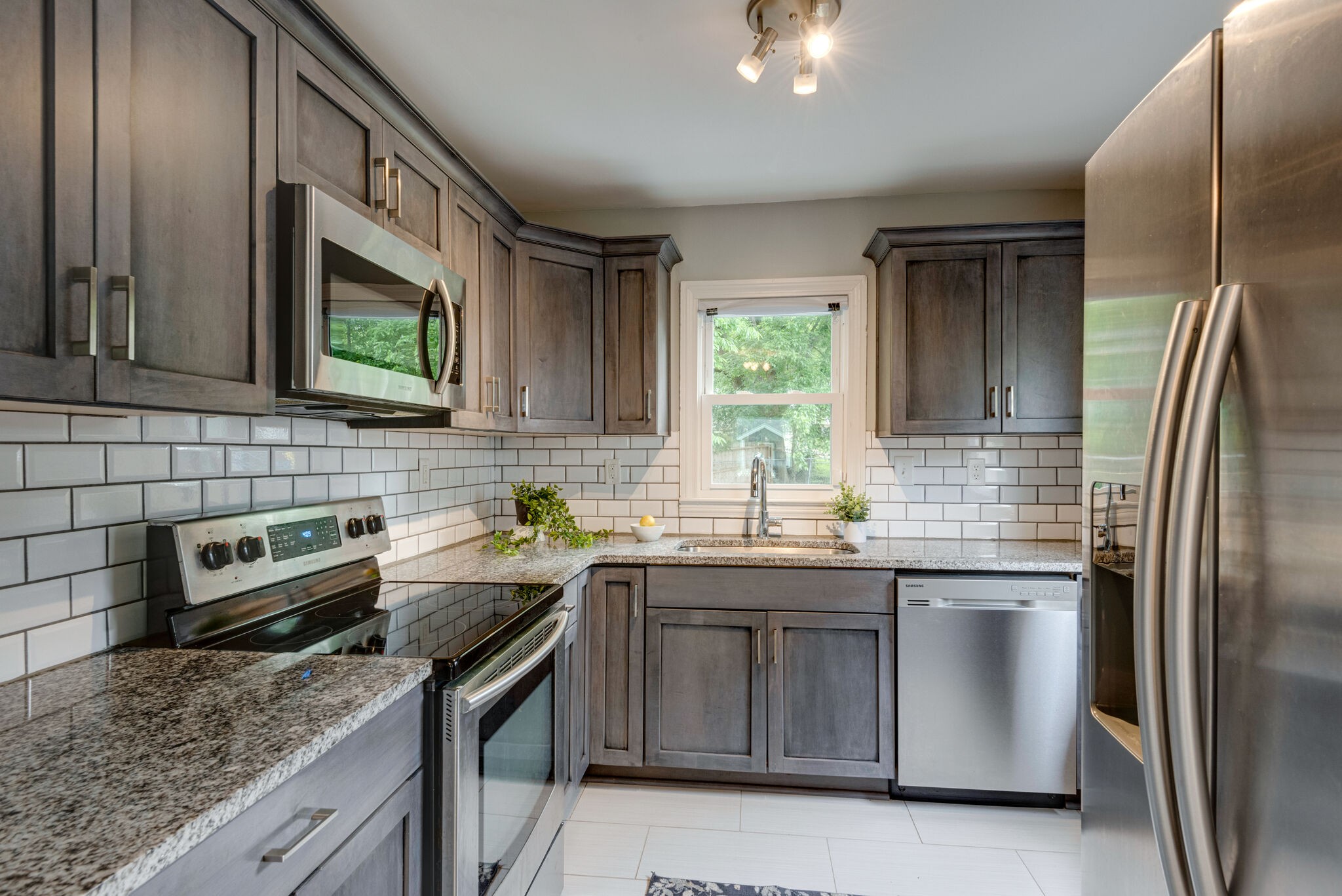 1242 Sunnymeade Dr