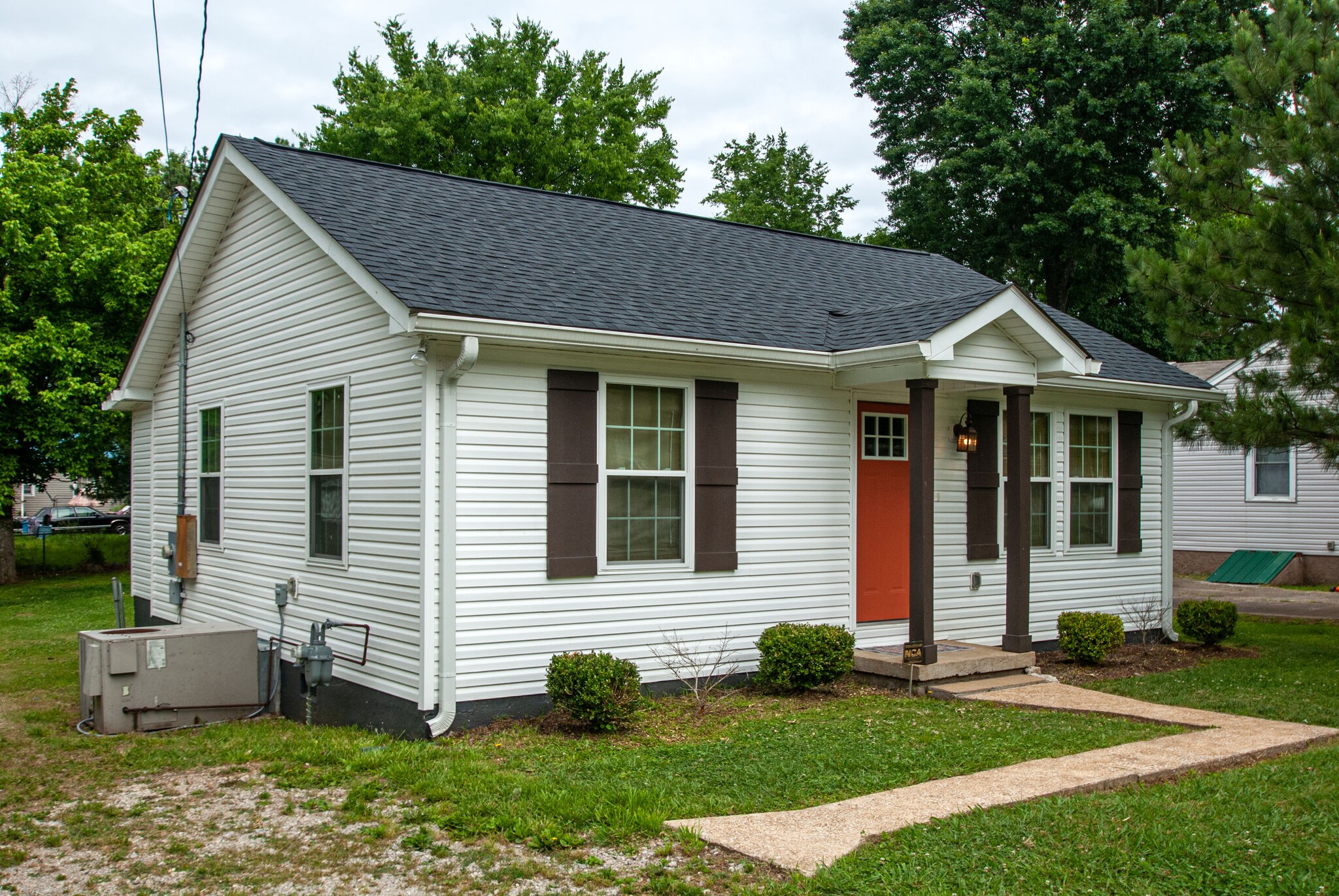 1806 Figures Ave