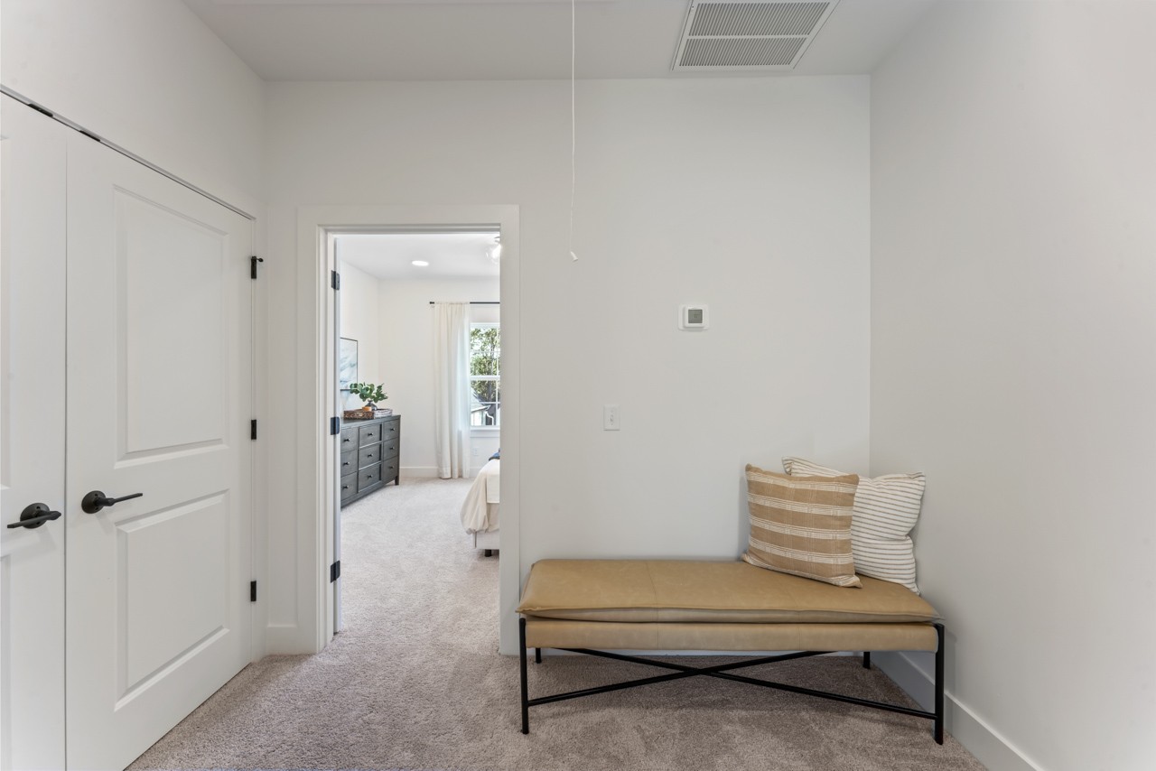 740 N DuPont Ave