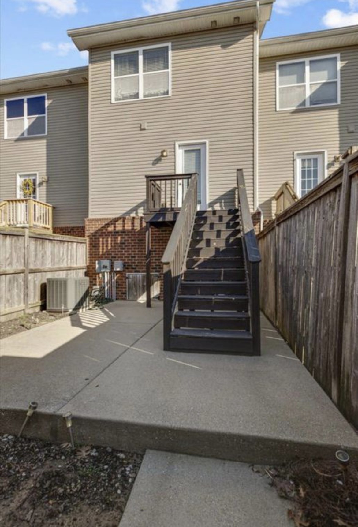 1318 Riverbrook Dr