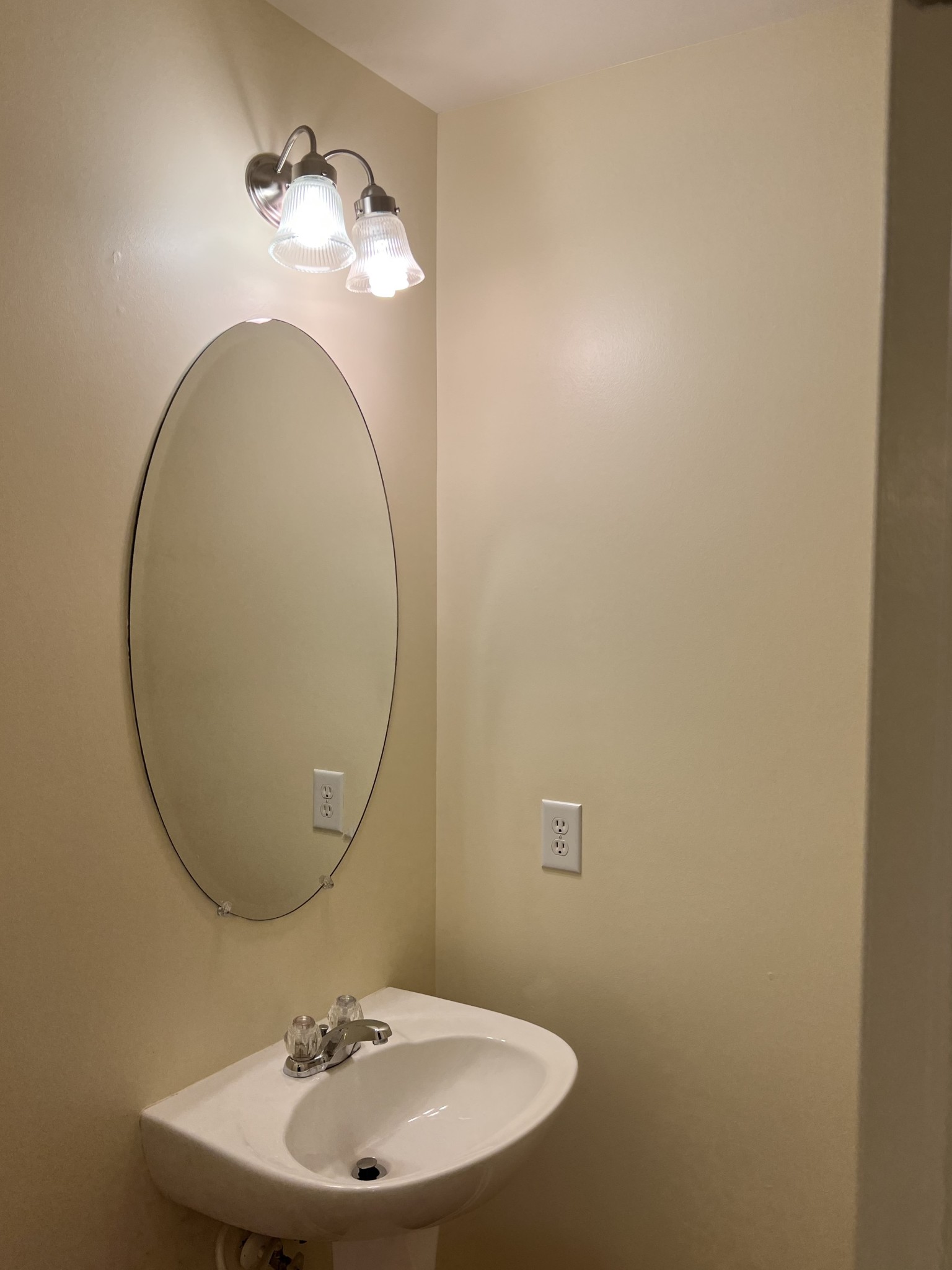 1318 Riverbrook Dr