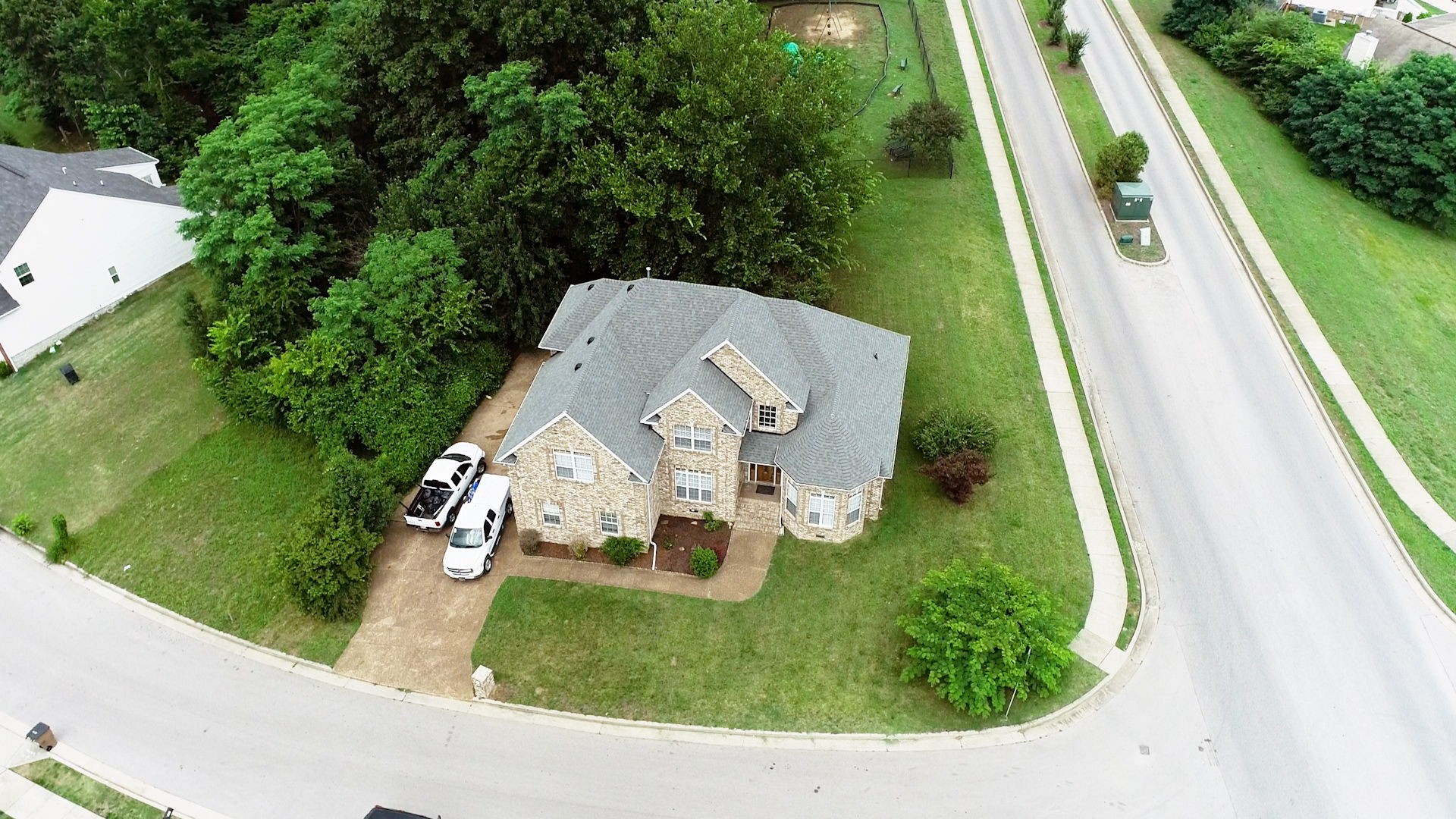 604 Summerbreeze Ln