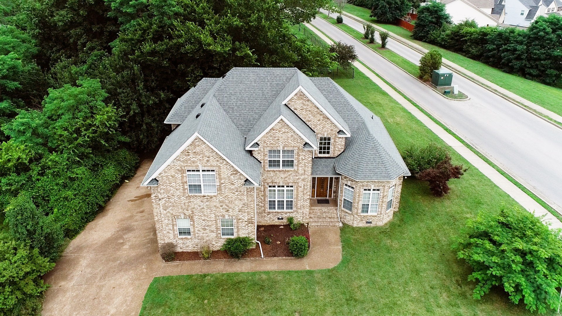 604 Summerbreeze Ln