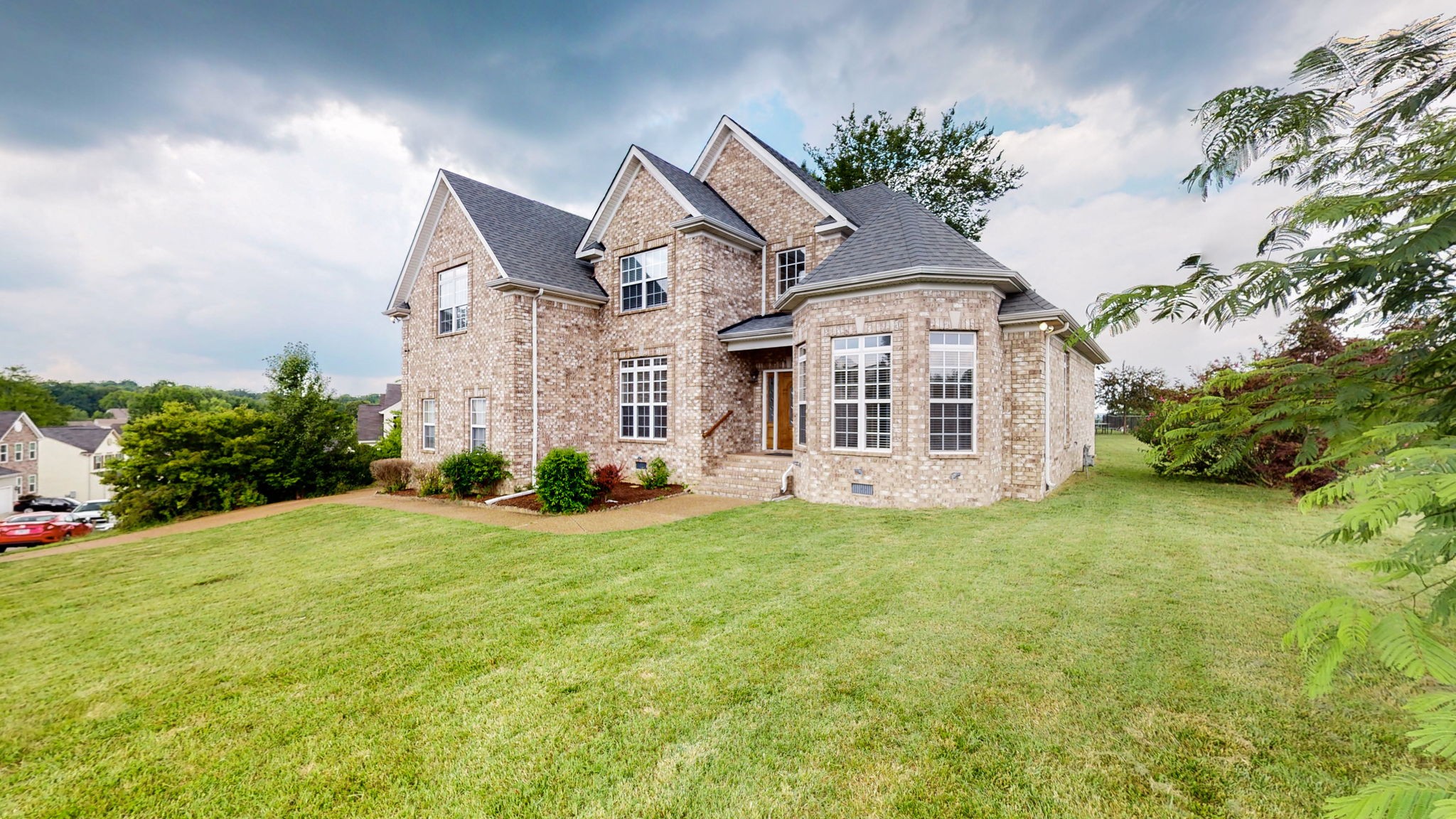 604 Summerbreeze Ln