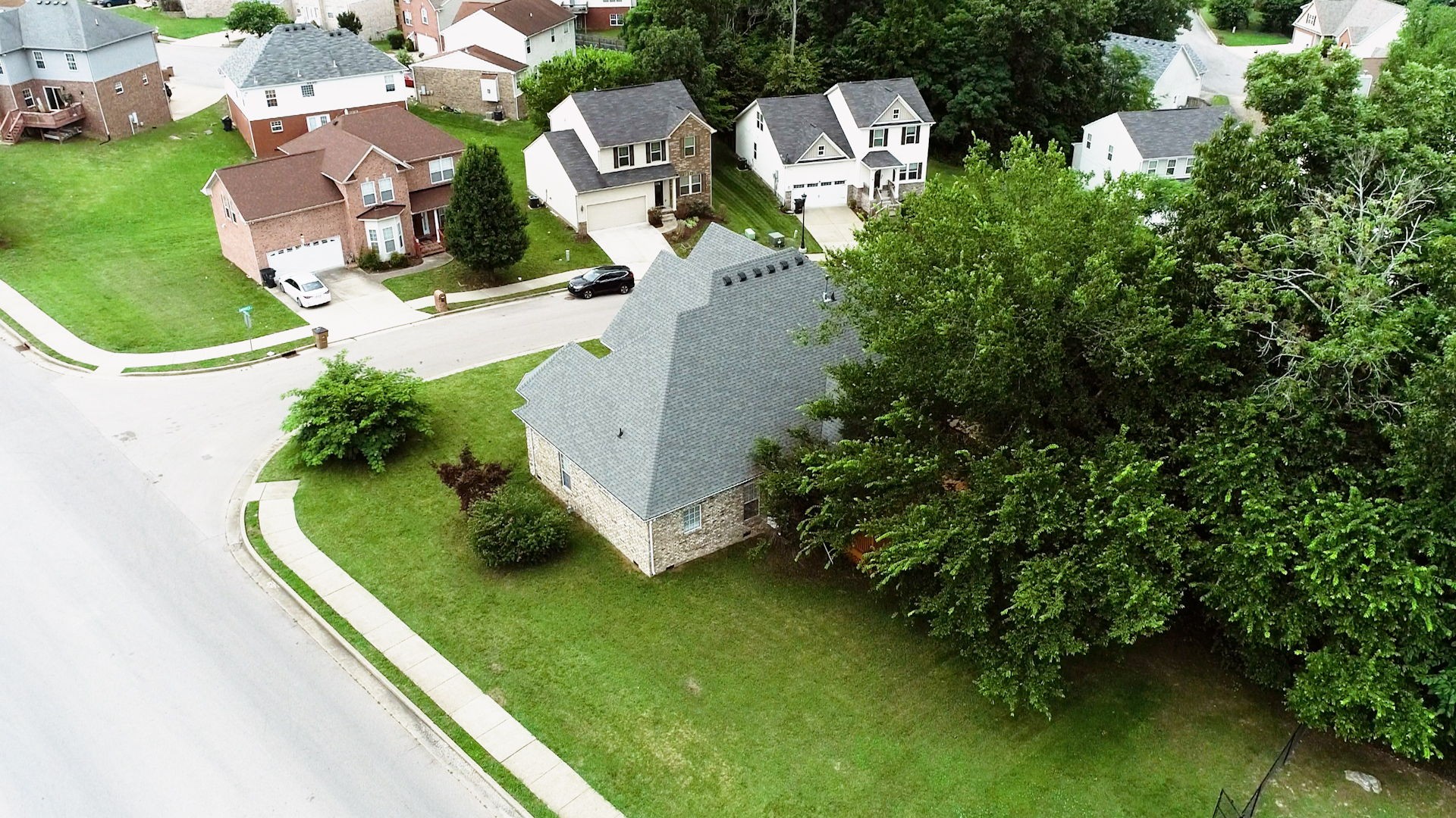 604 Summerbreeze Ln