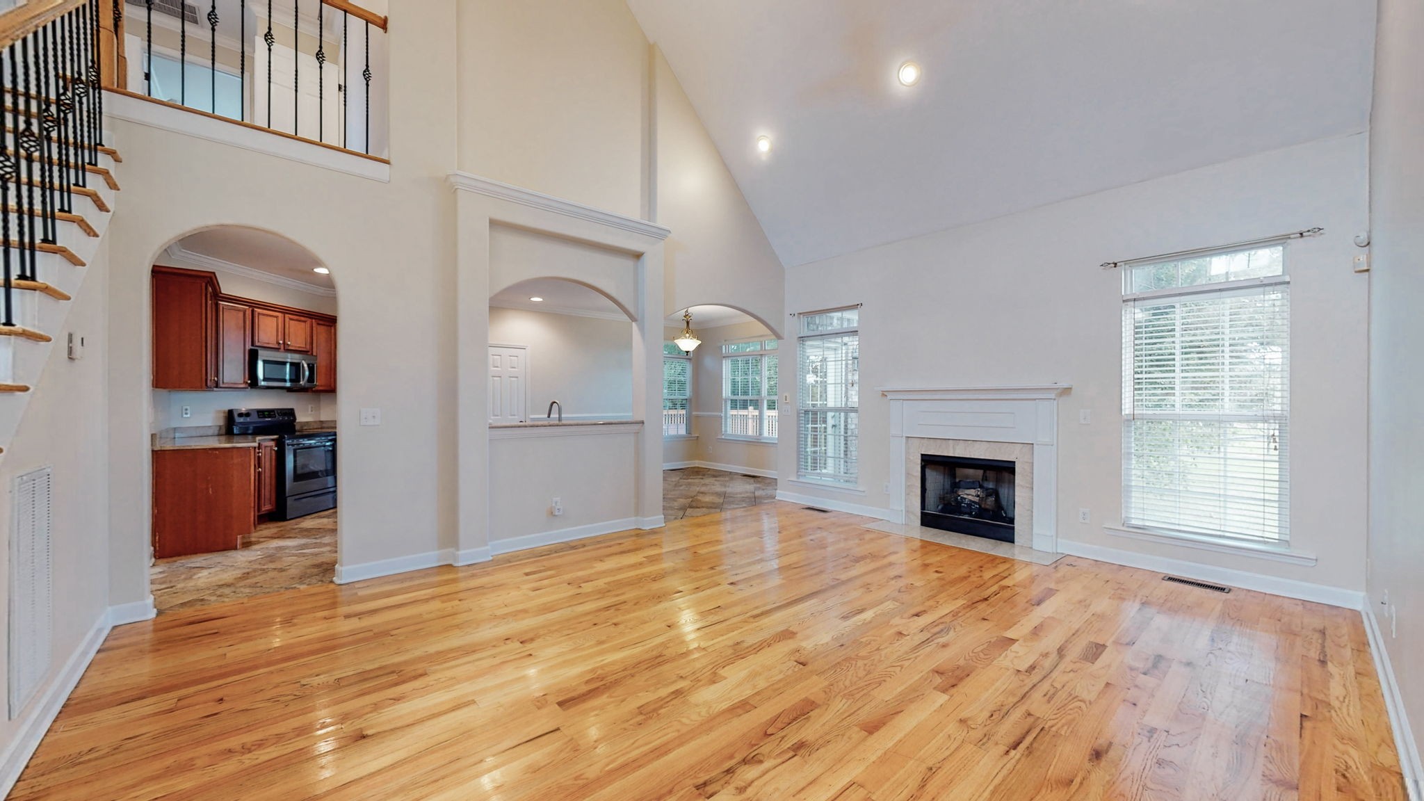 604 Summerbreeze Ln