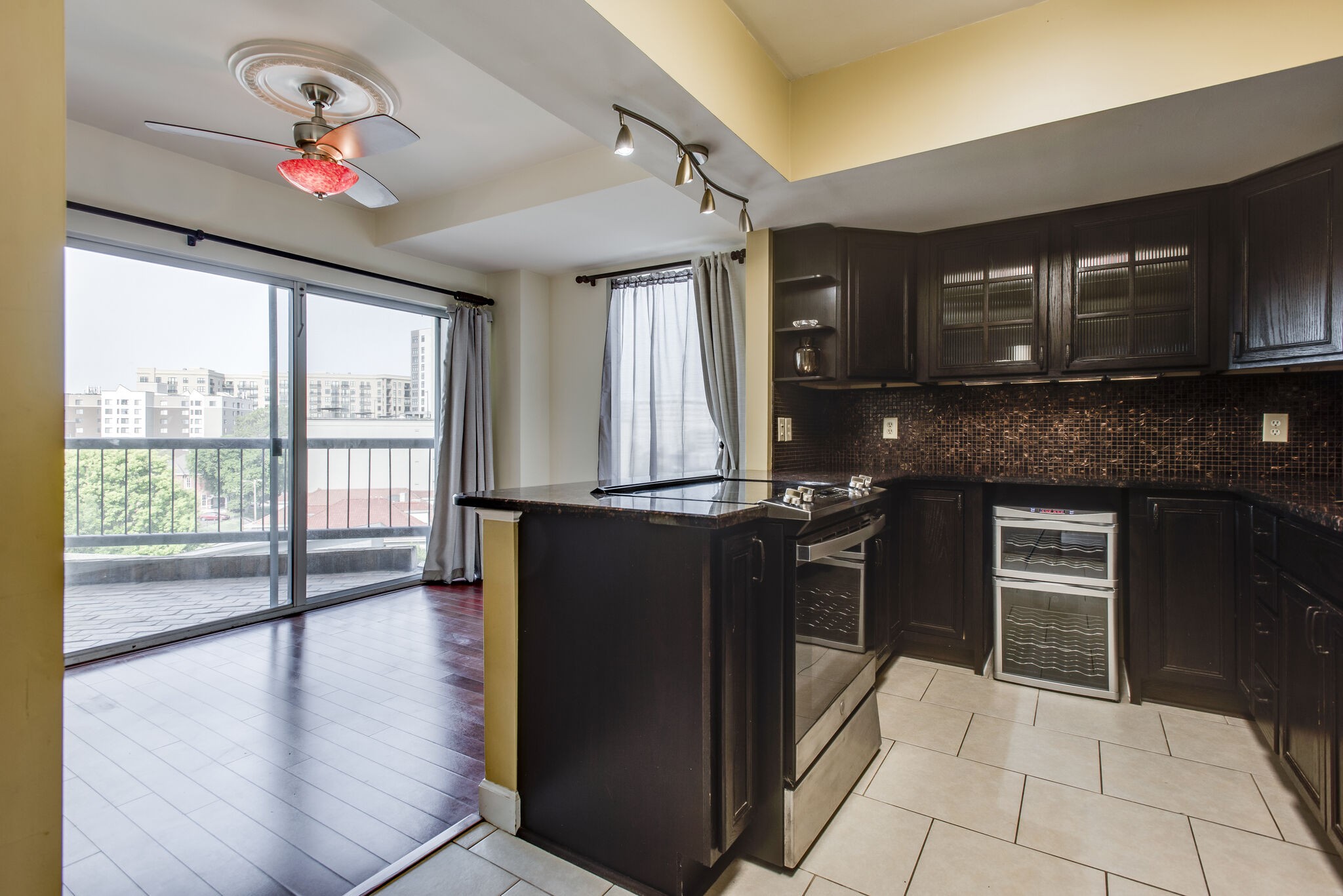 900 19th Ave, S Unit: 703