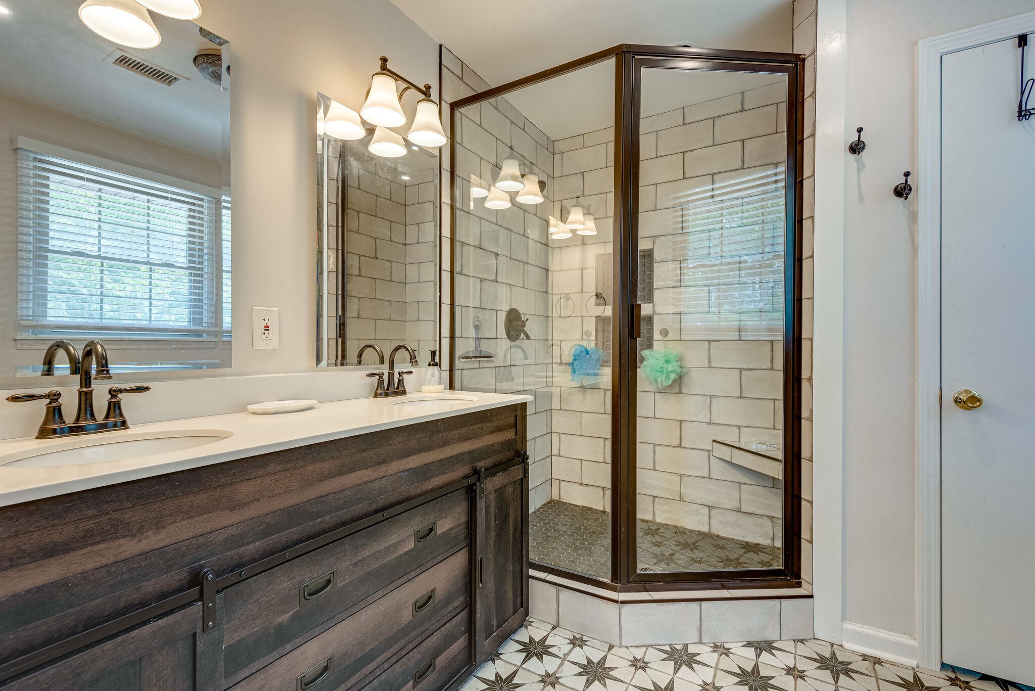 853 Oakwood Terrace Dr