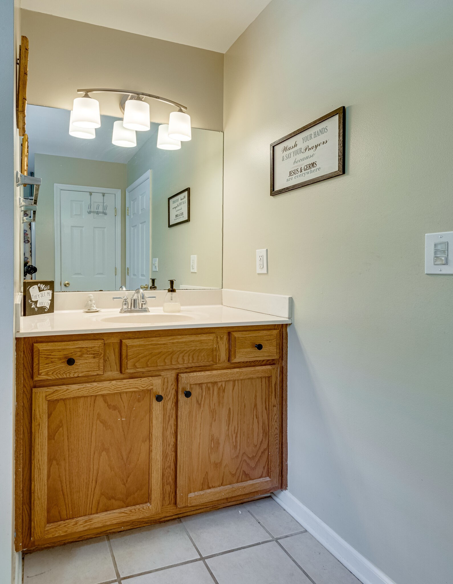 853 Oakwood Terrace Dr