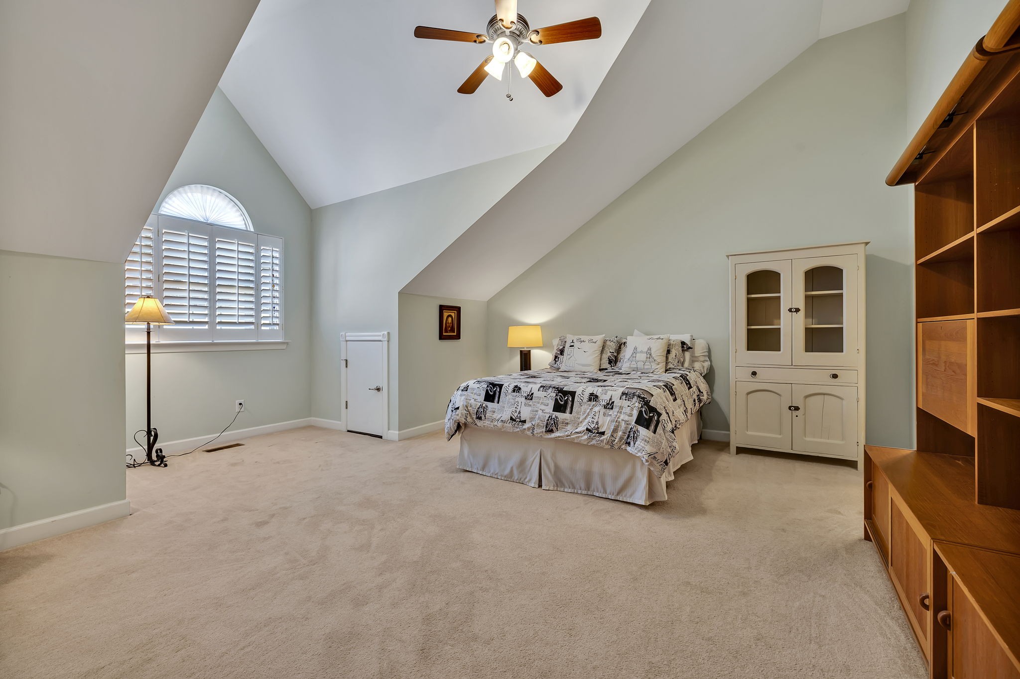 307 Riverstone Blvd