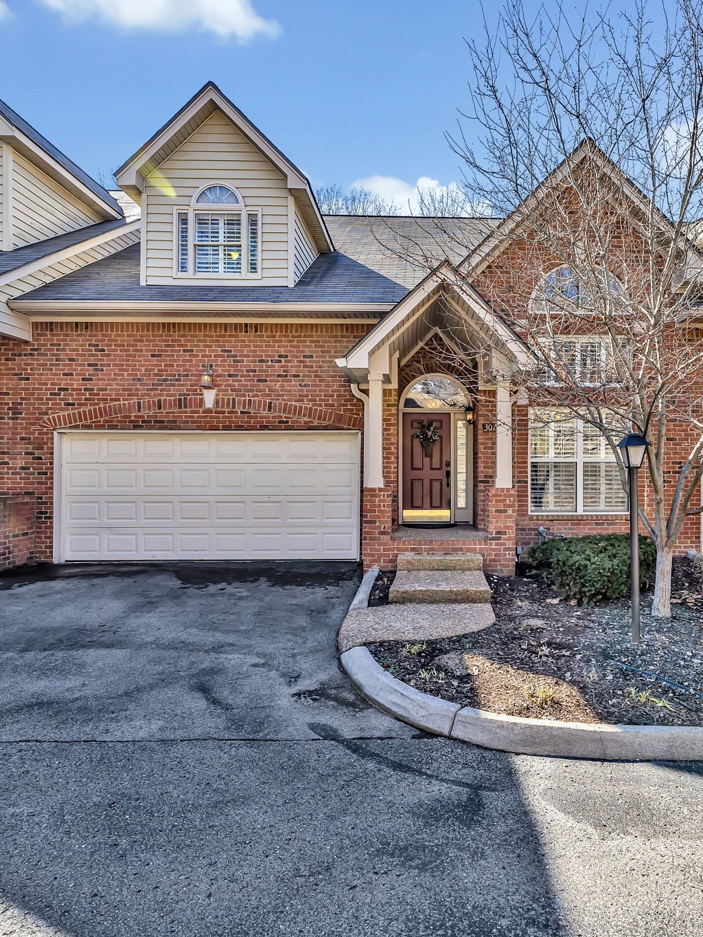 307 Riverstone Blvd