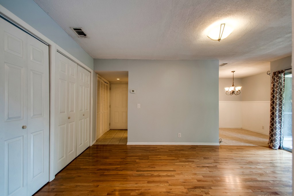 515 Basswood Ave Unit: 104