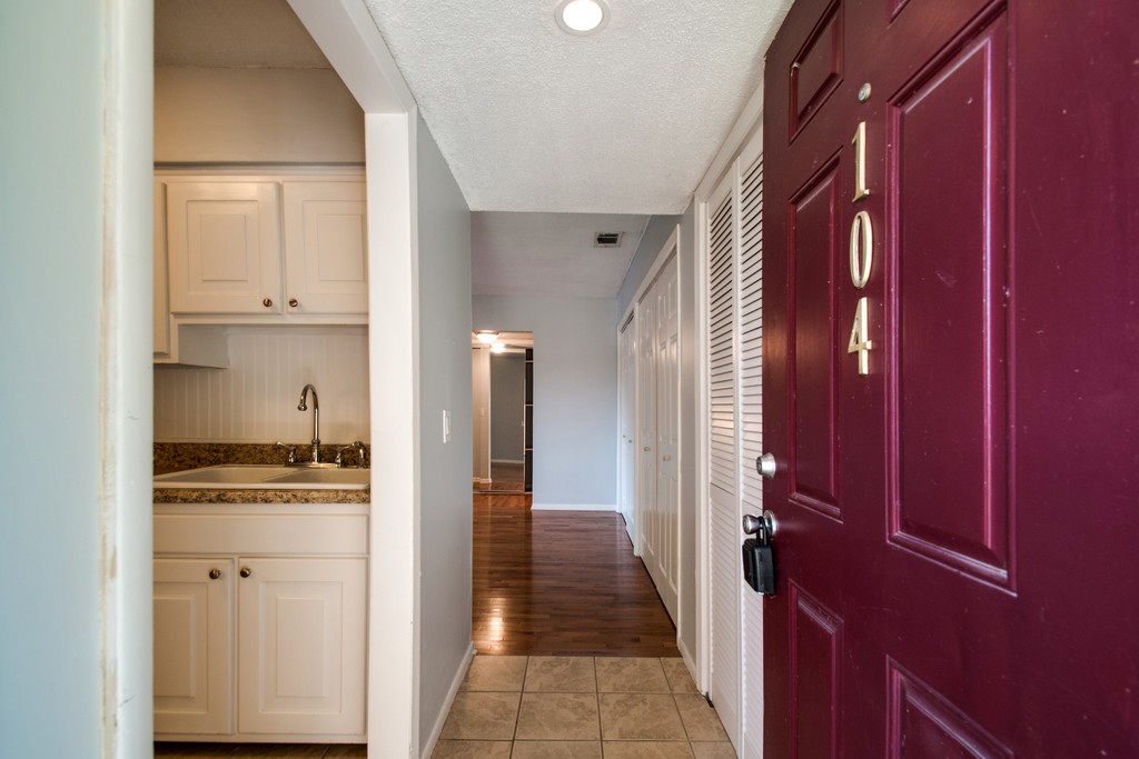 515 Basswood Ave Unit: 104