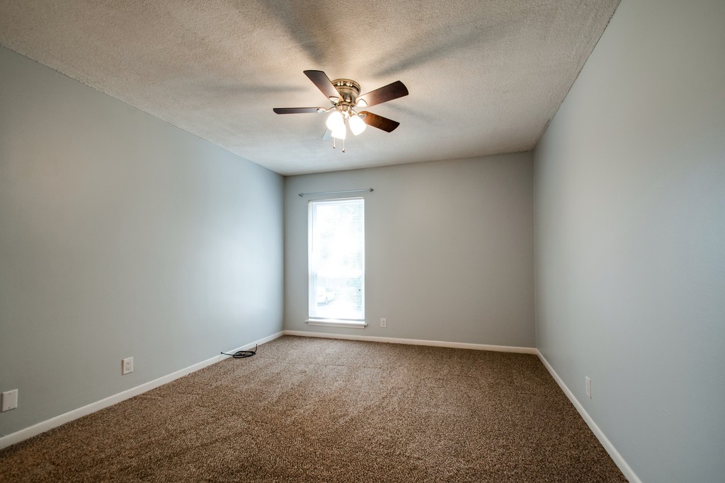 515 Basswood Ave Unit: 104