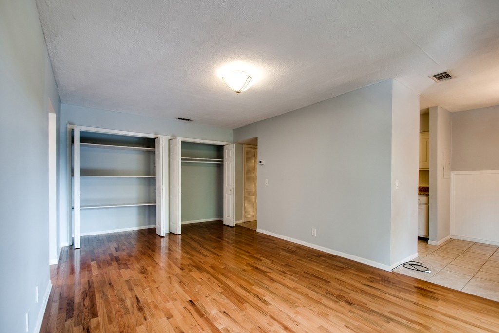 515 Basswood Ave Unit: 104