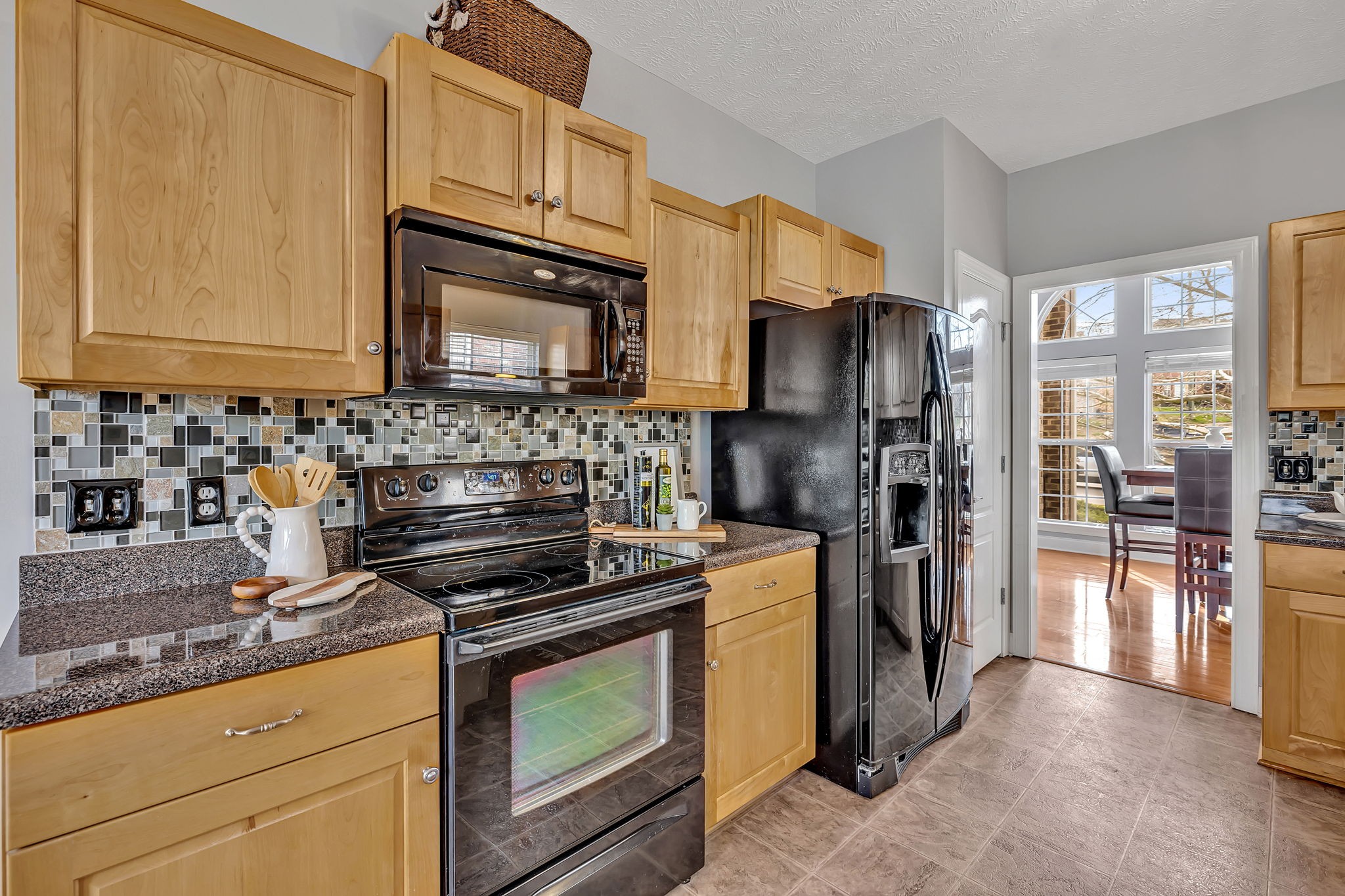 7960 Oakfield Grv