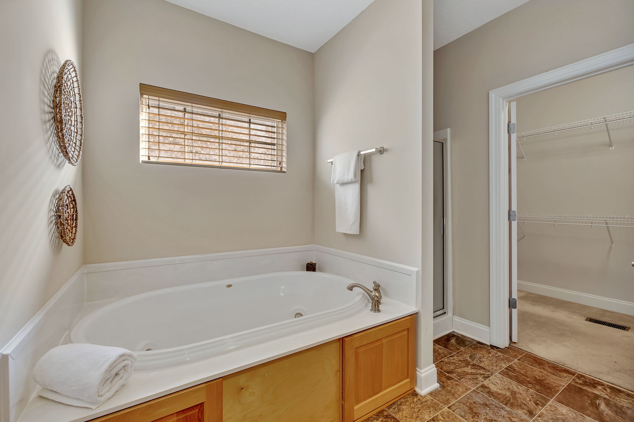 7960 Oakfield Grv