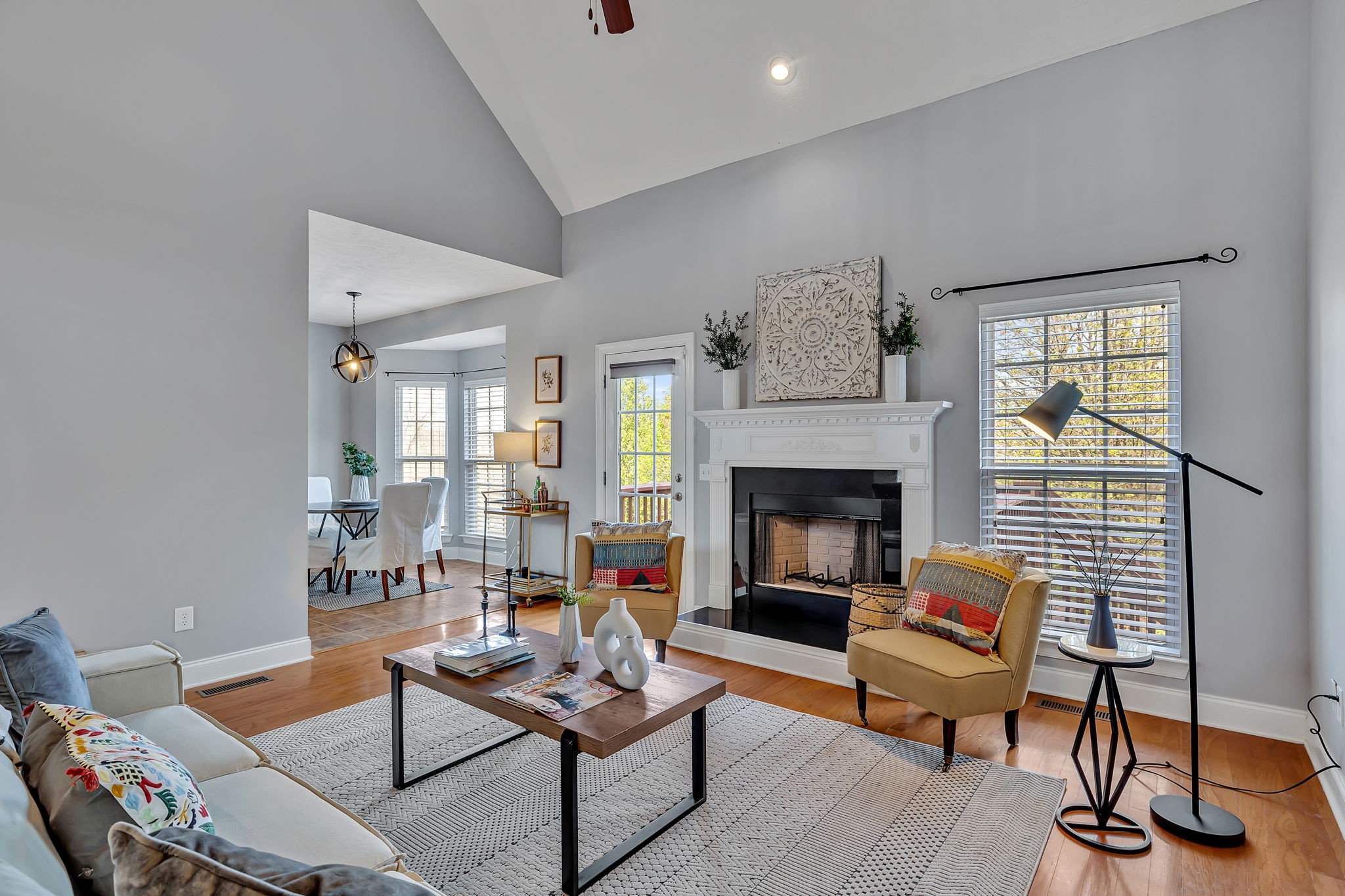 7960 Oakfield Grv