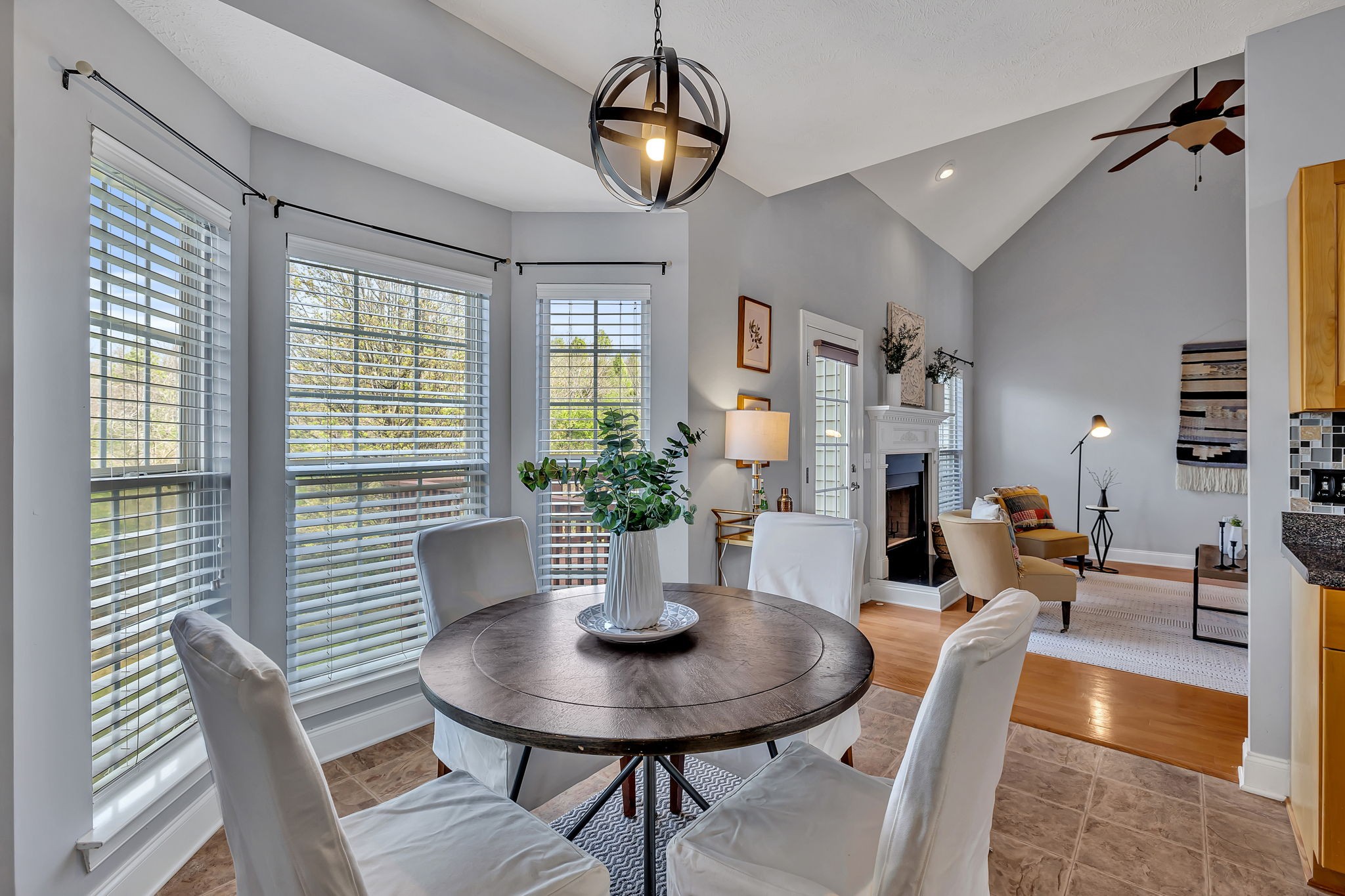 7960 Oakfield Grv