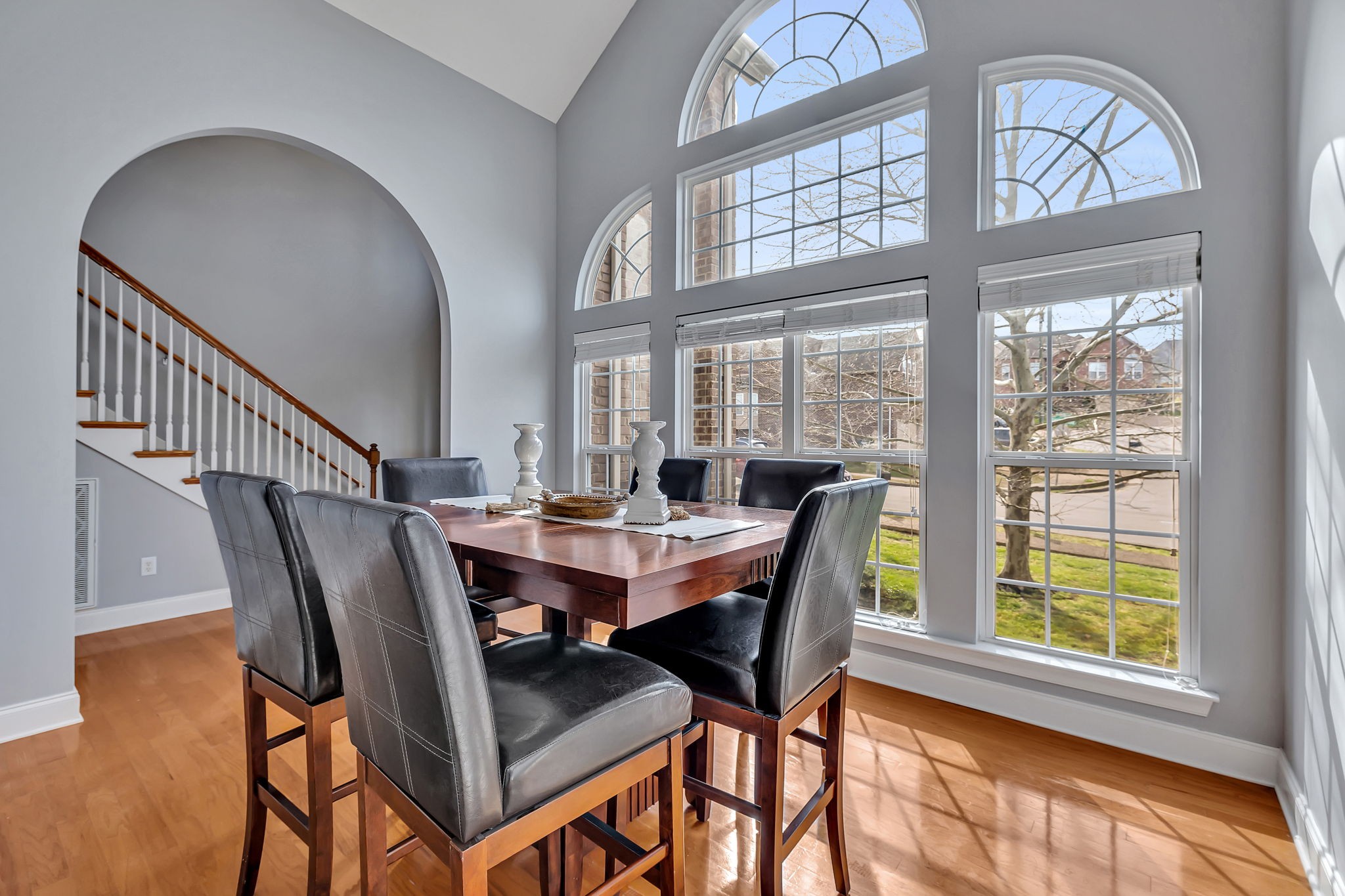 7960 Oakfield Grv