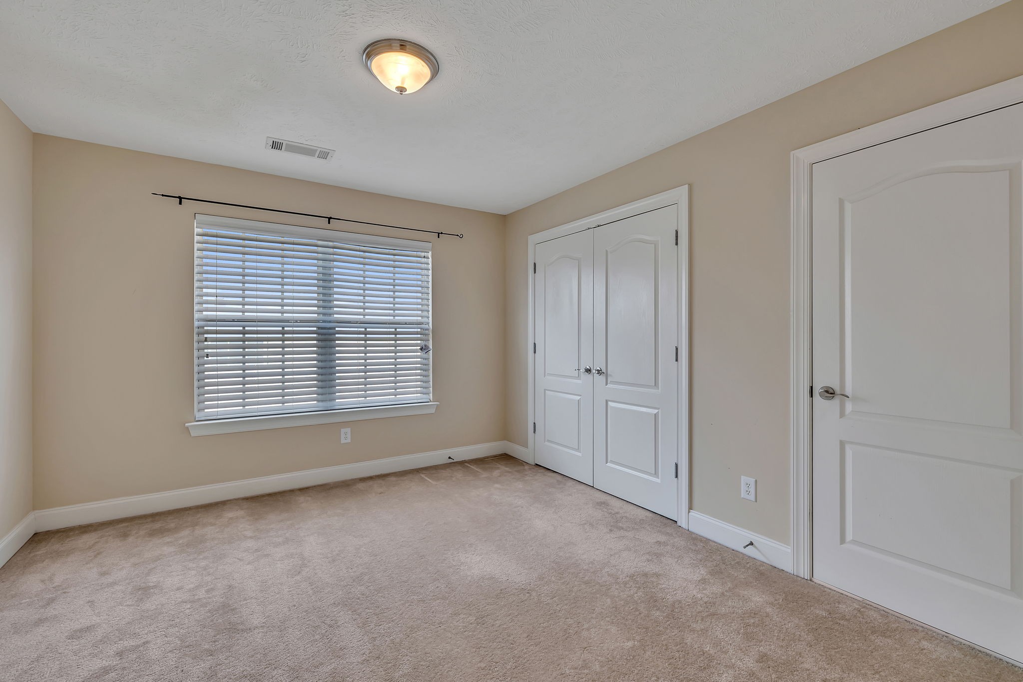 7960 Oakfield Grv