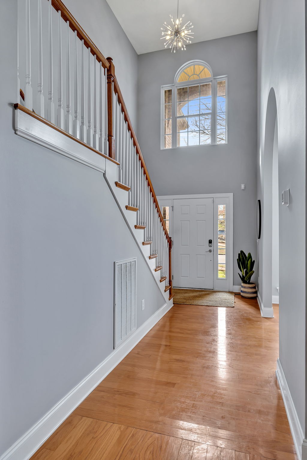 7960 Oakfield Grv