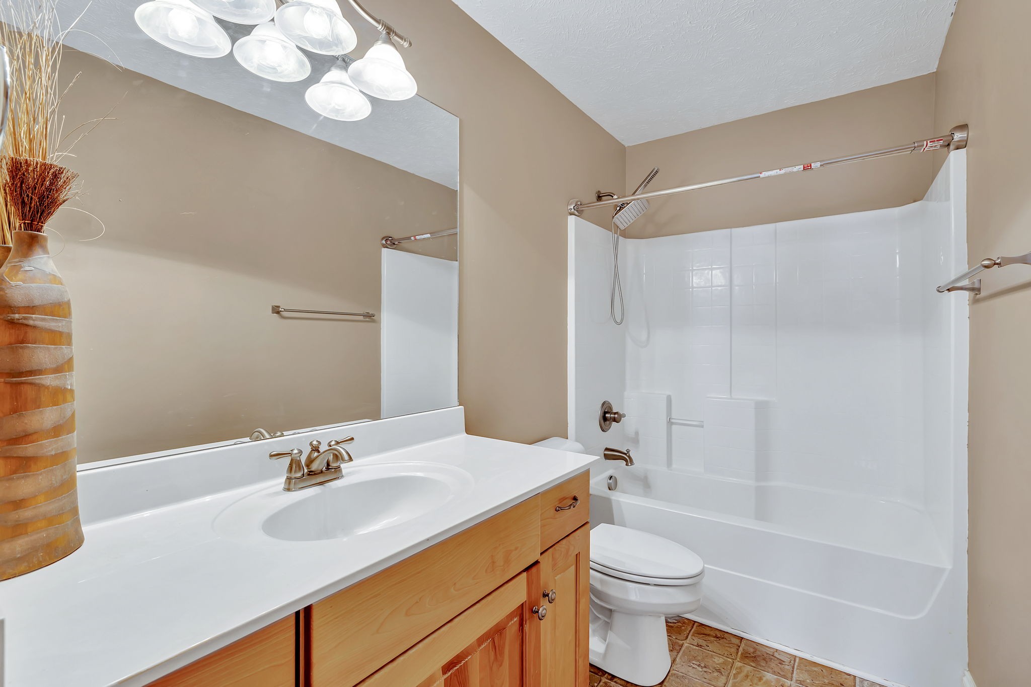 7960 Oakfield Grv
