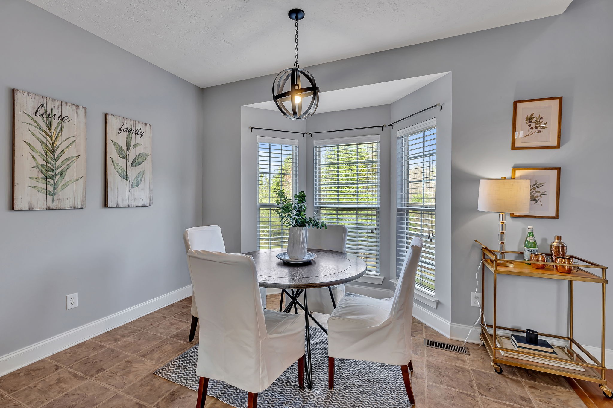 7960 Oakfield Grv