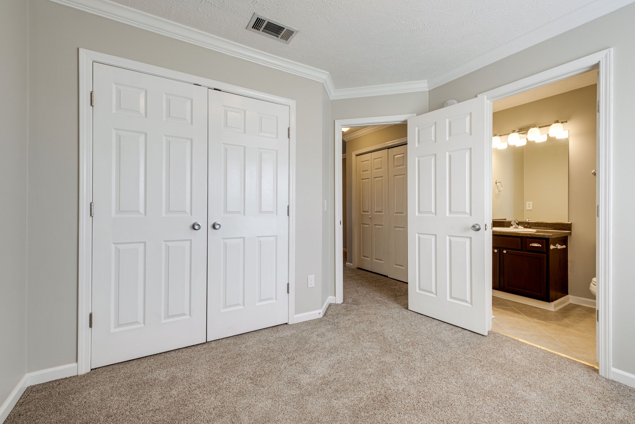 326 Stewarts Landing Cir