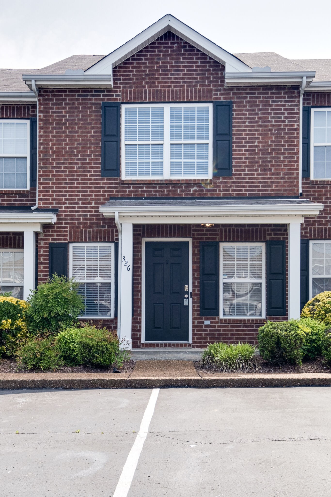 326 Stewarts Landing Cir