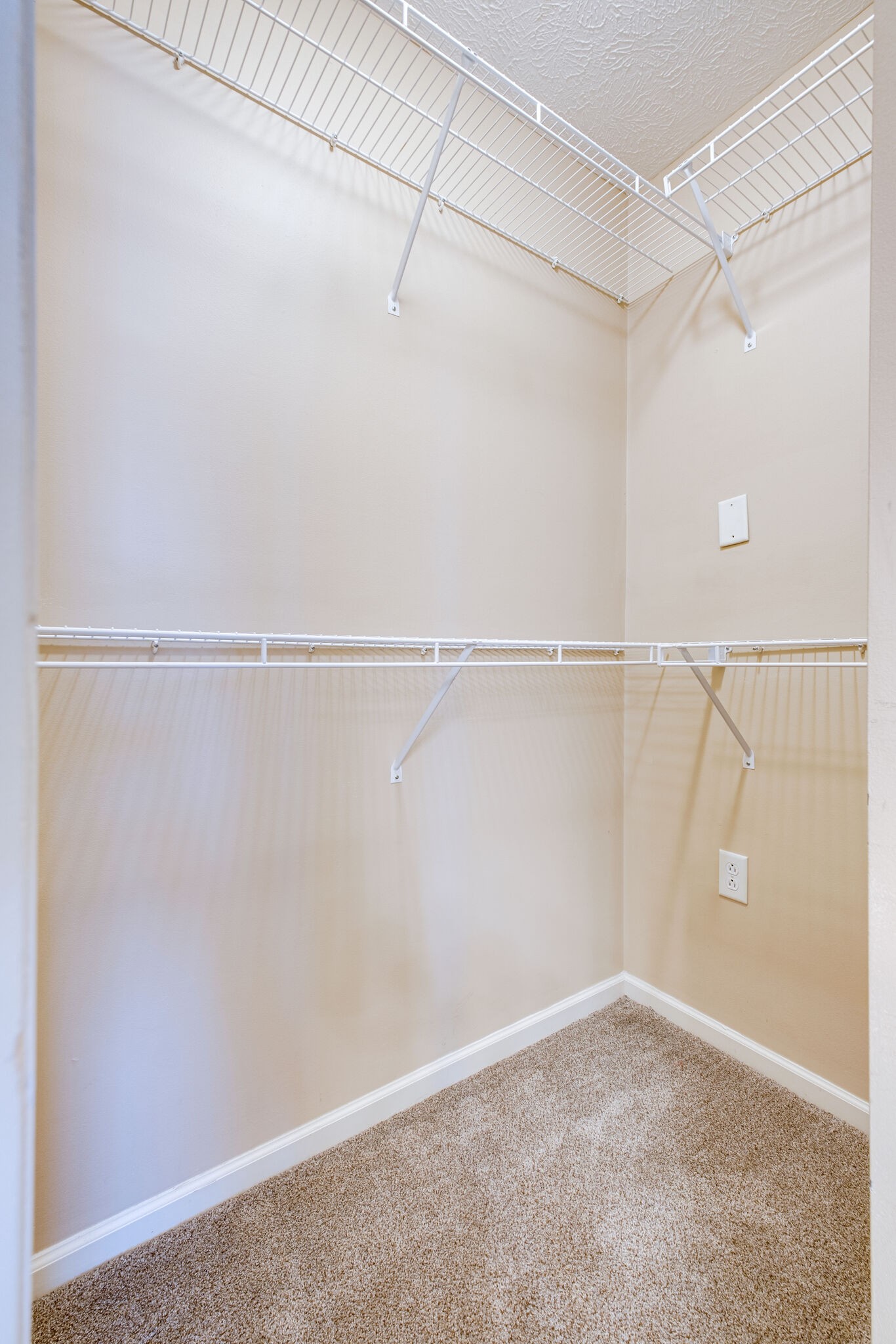 326 Stewarts Landing Cir