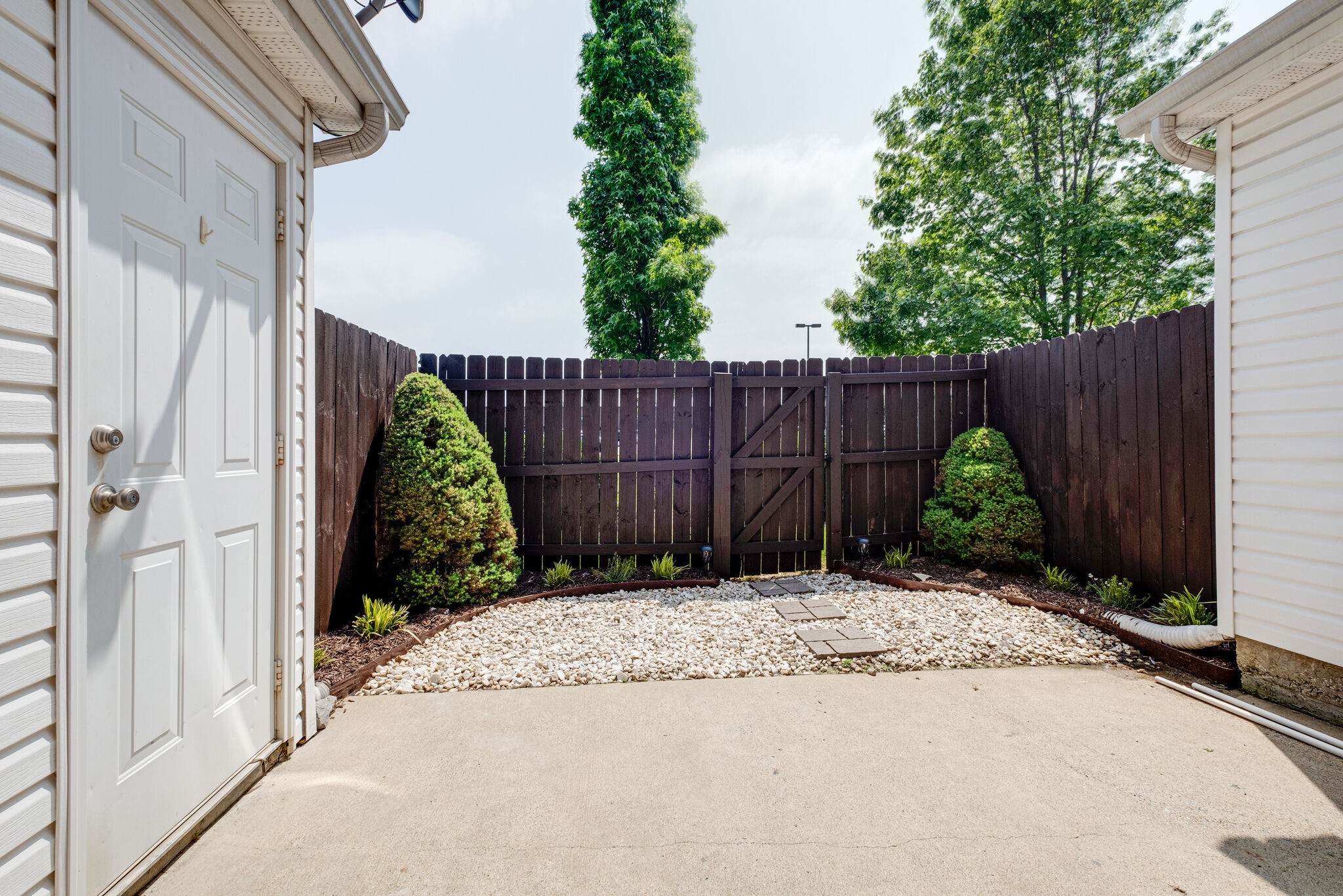 326 Stewarts Landing Cir