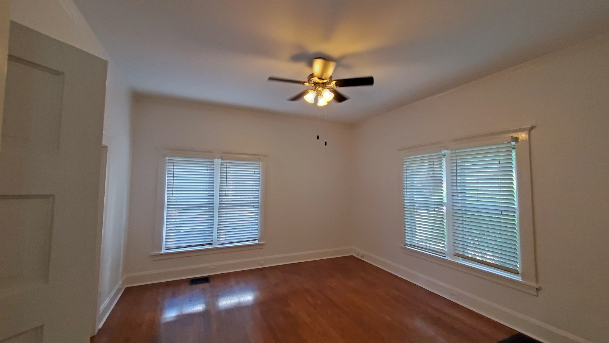2707B W Linden Ave