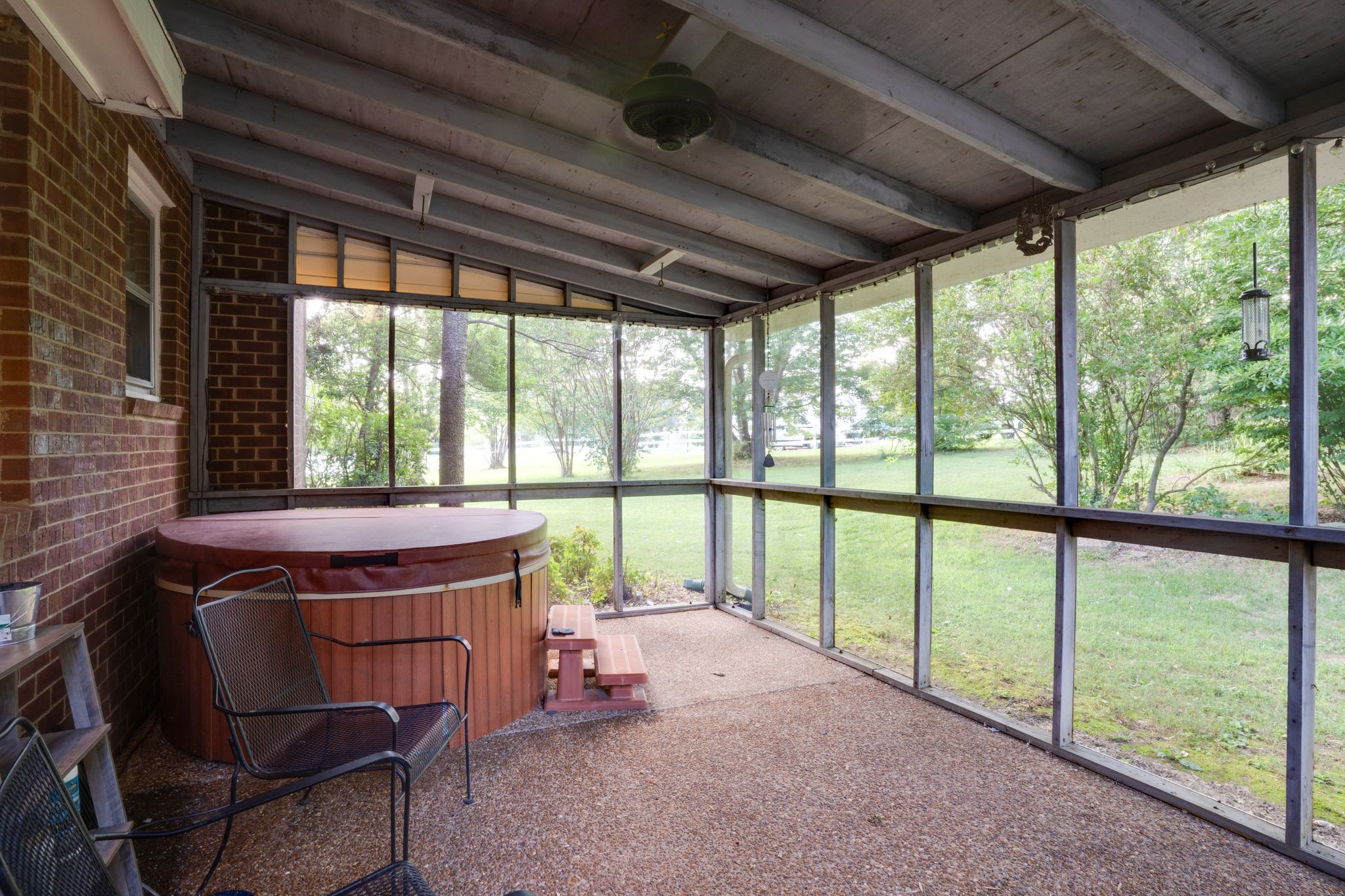 1027 Moncrief Cir