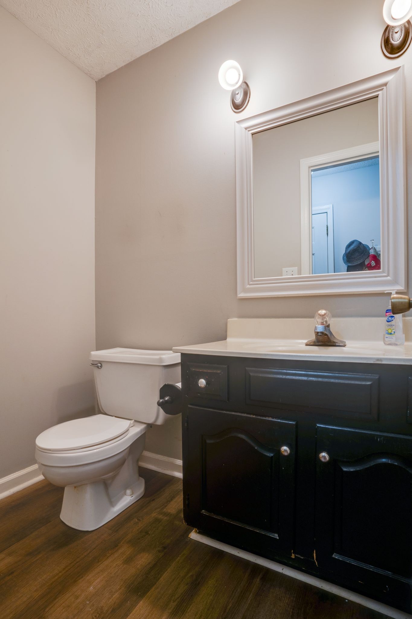 1027 Moncrief Cir