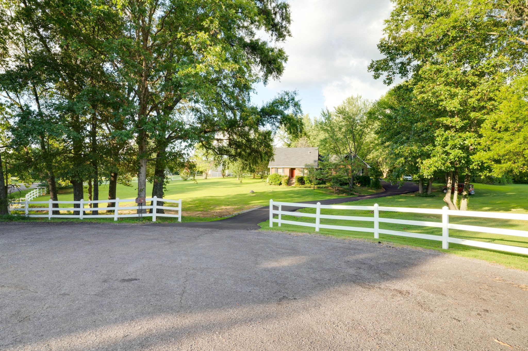 1027 Moncrief Cir