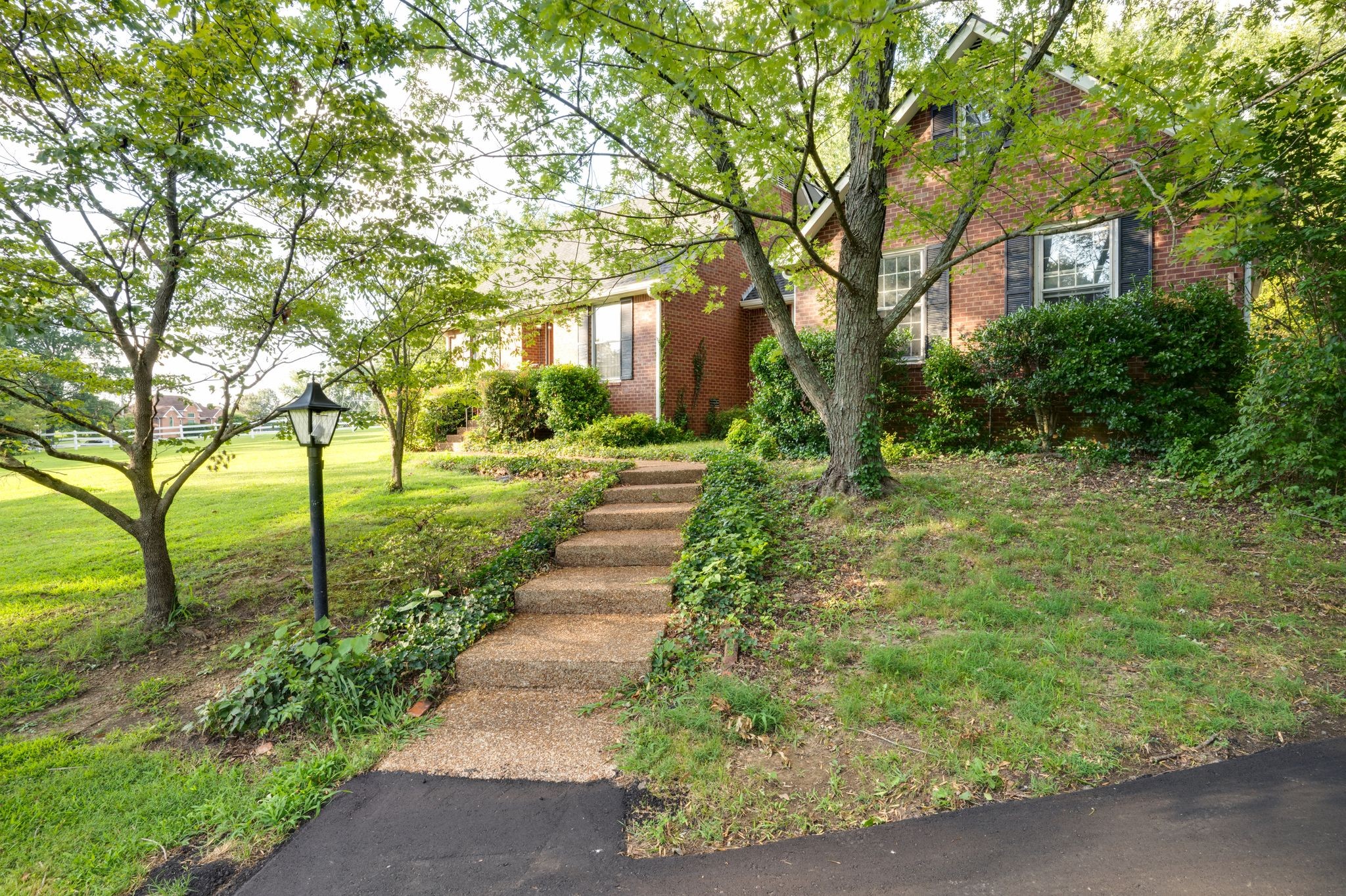 1027 Moncrief Cir