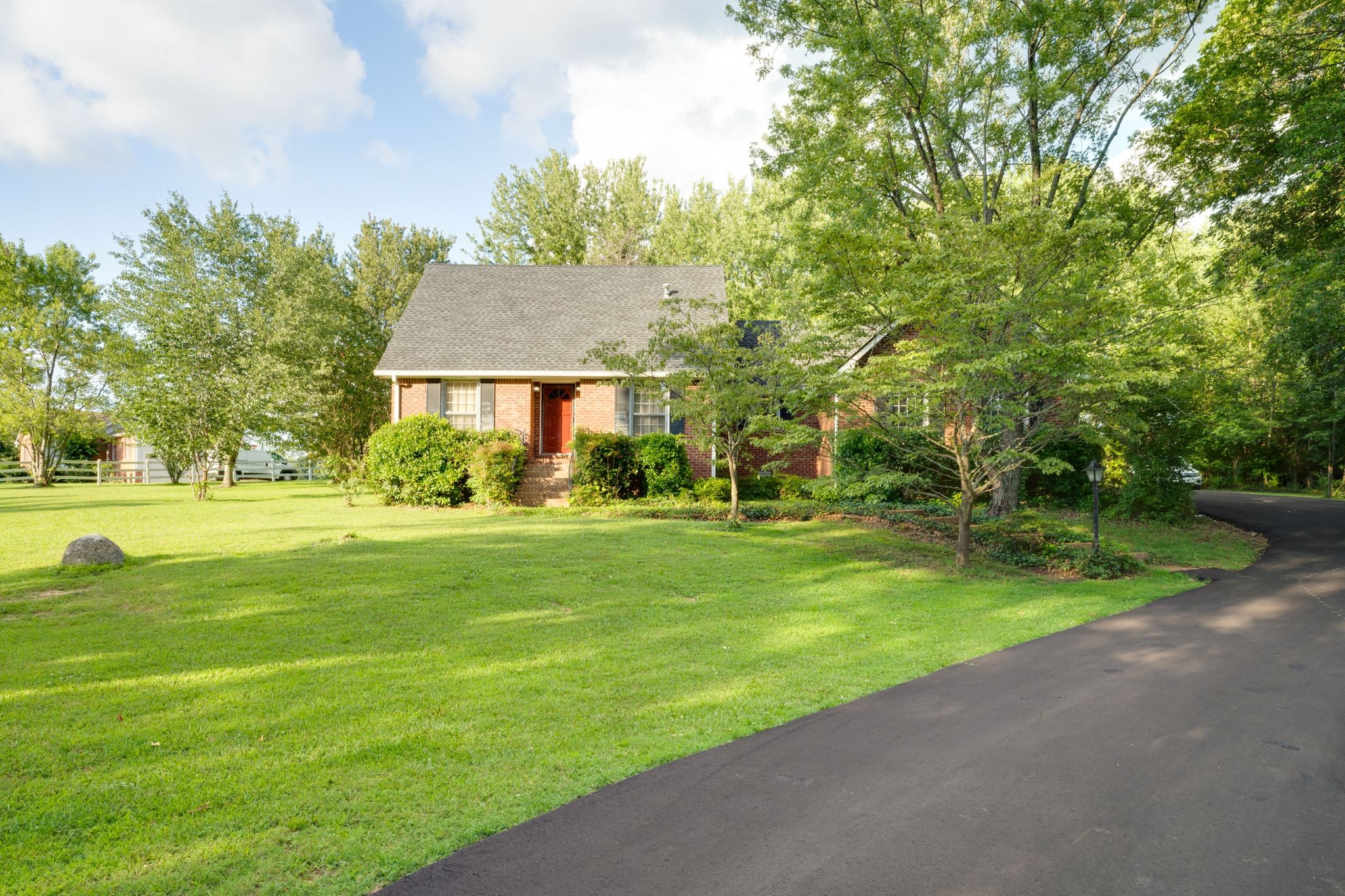 1027 Moncrief Cir
