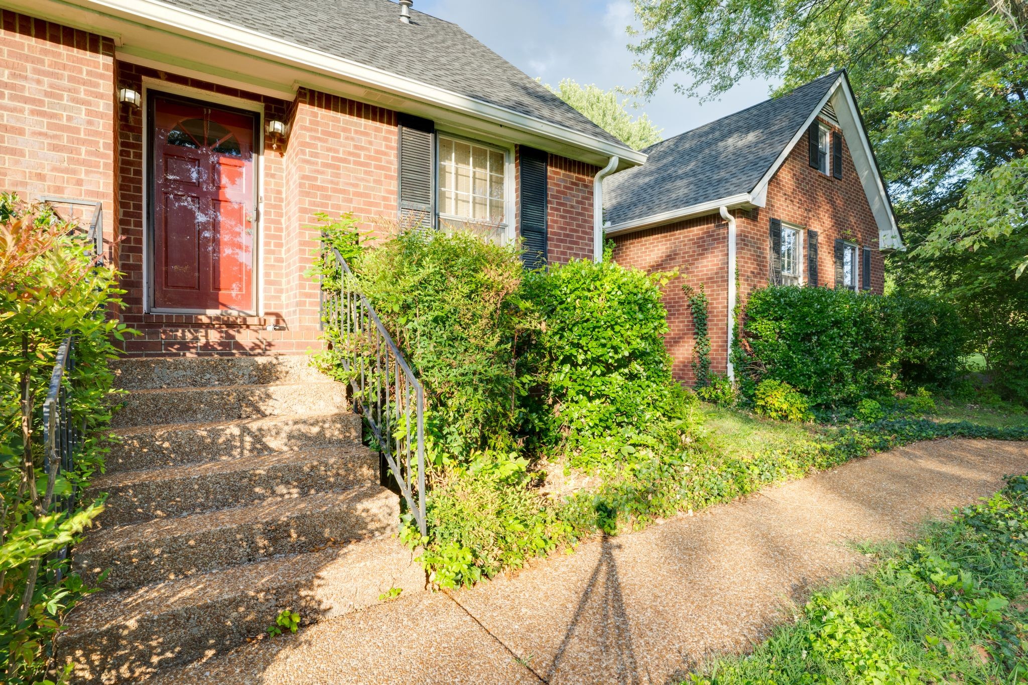 1027 Moncrief Cir