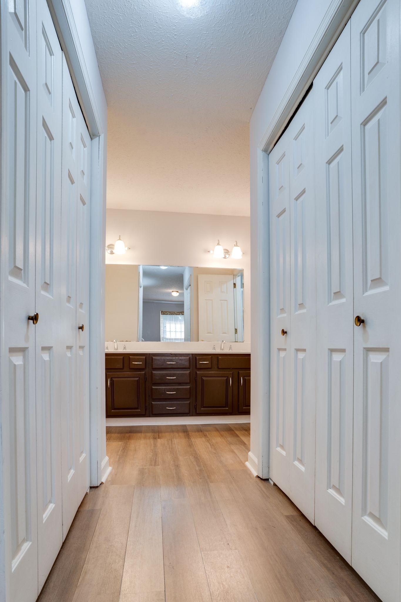 1027 Moncrief Cir