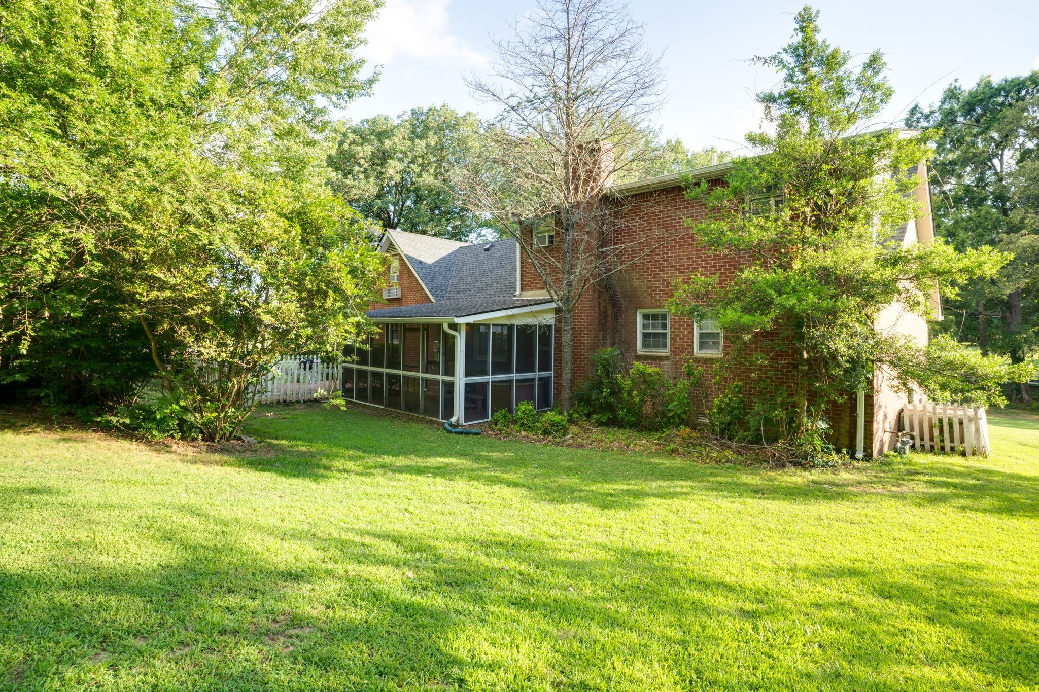 1027 Moncrief Cir
