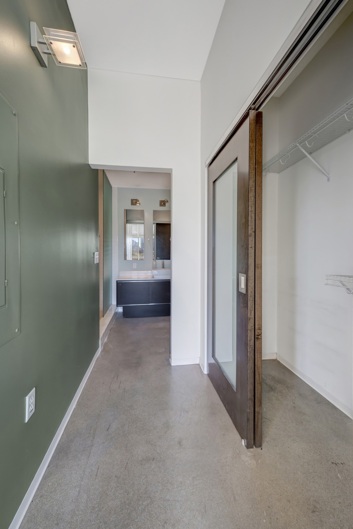 2115 Yeaman Pl Unit: 204