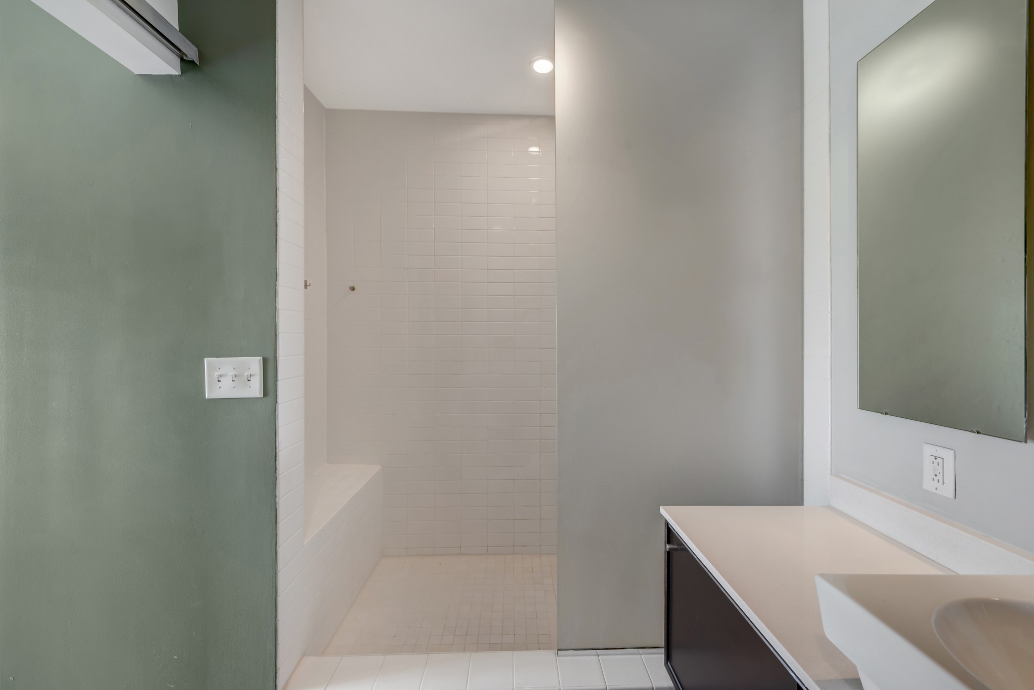 2115 Yeaman Pl Unit: 204