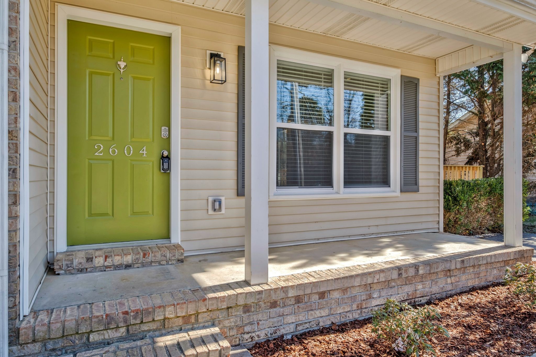 2604 17th Ave, E