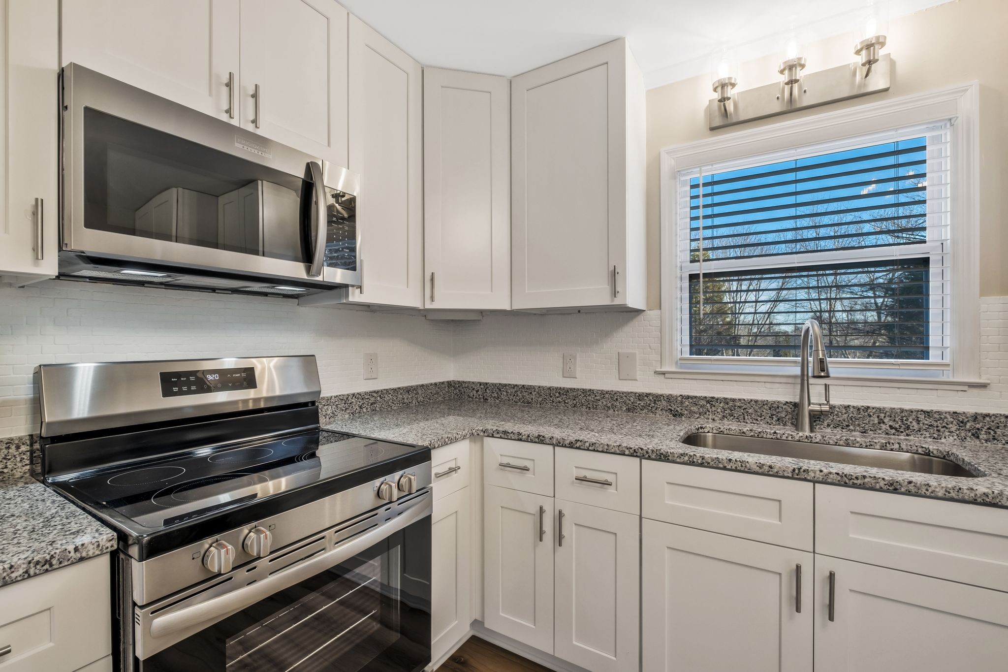 2604 17th Ave, E
